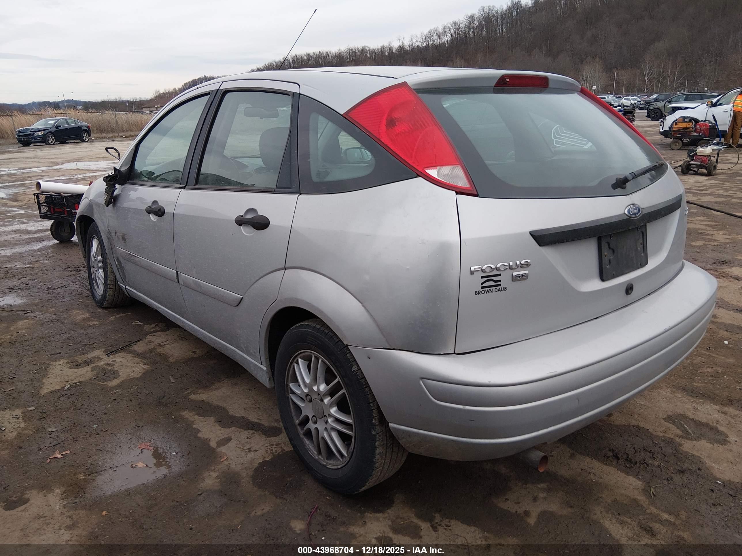 FORD FOCUS image 3