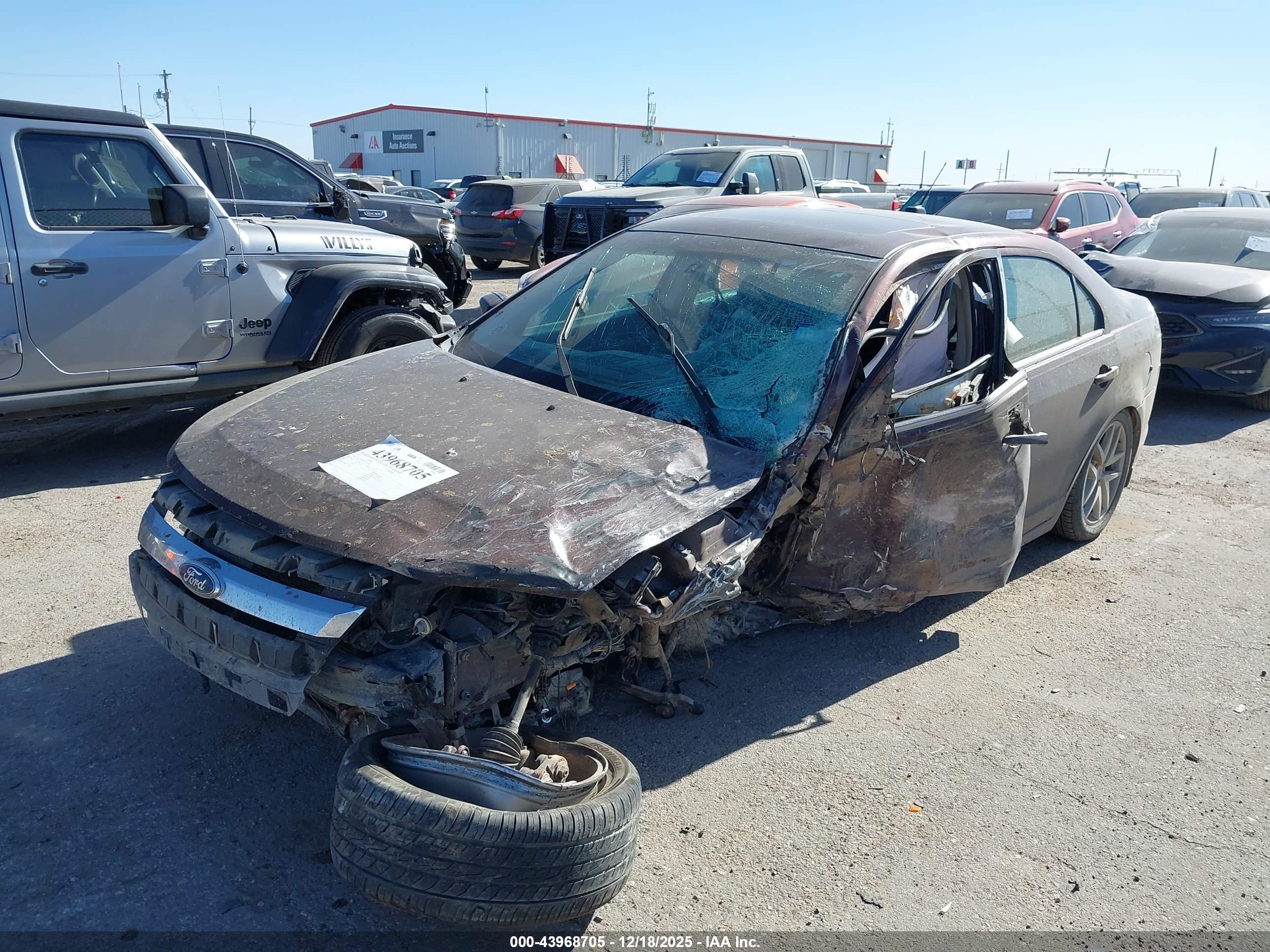 FORD FUSION image 2