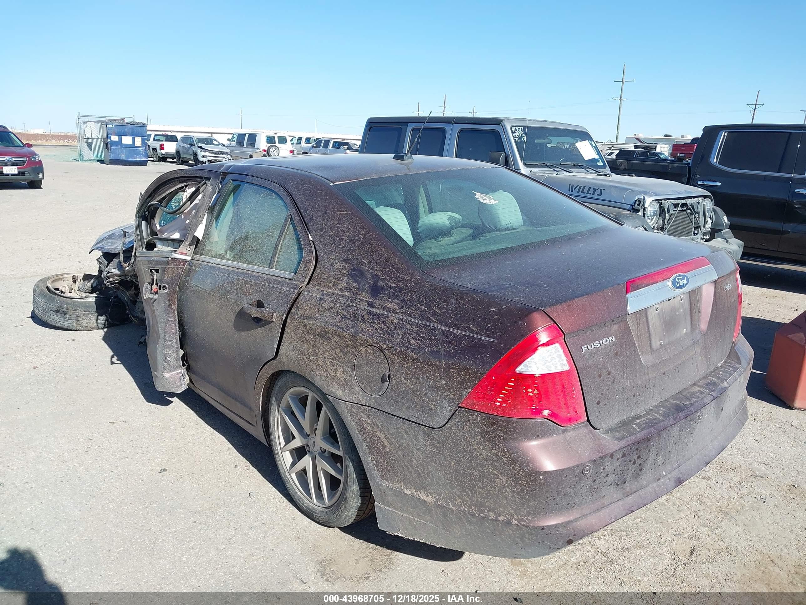 FORD FUSION image 3