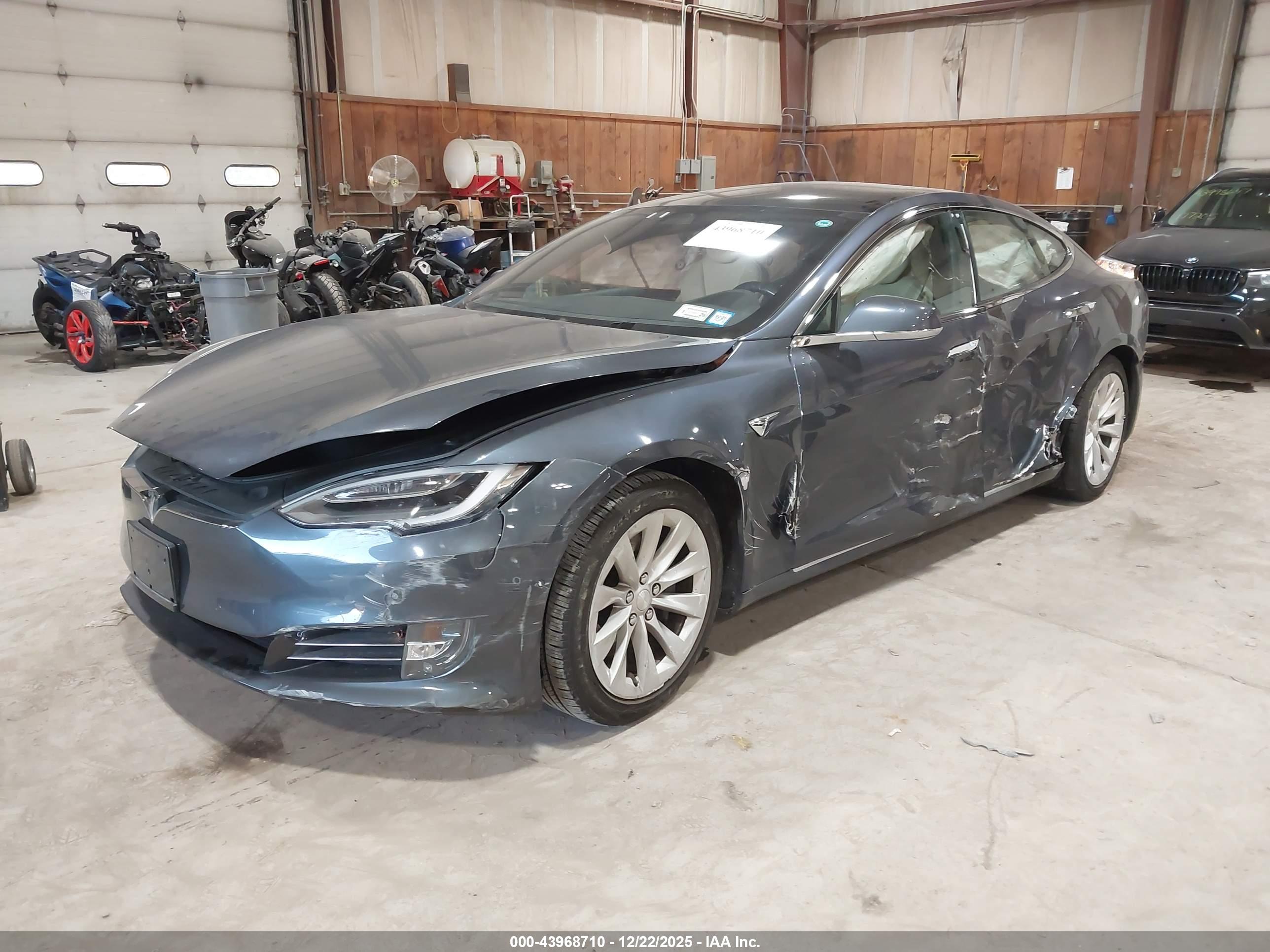 TESLA MODEL image 2