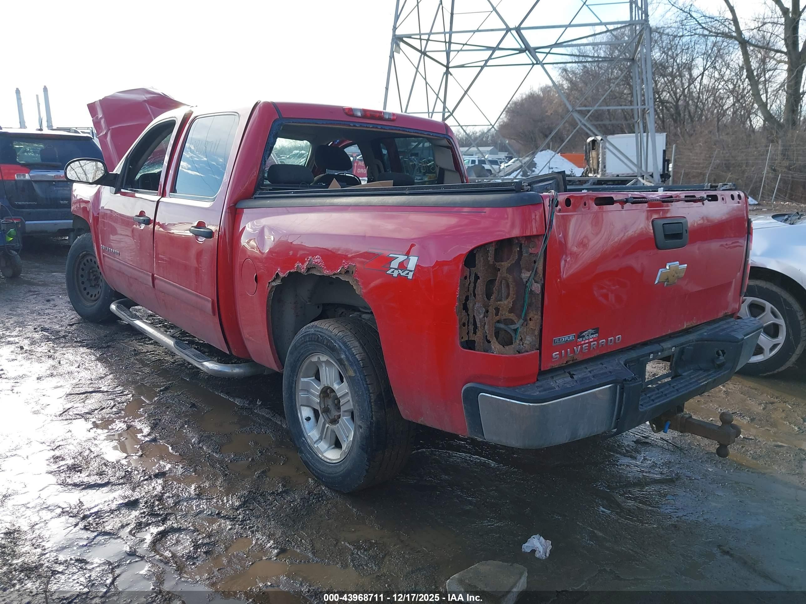 CHEVROLET SILVERADO image 3