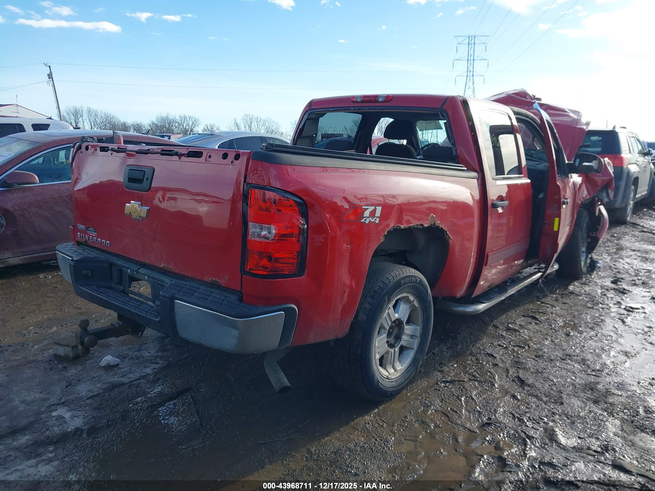 CHEVROLET SILVERADO image 4