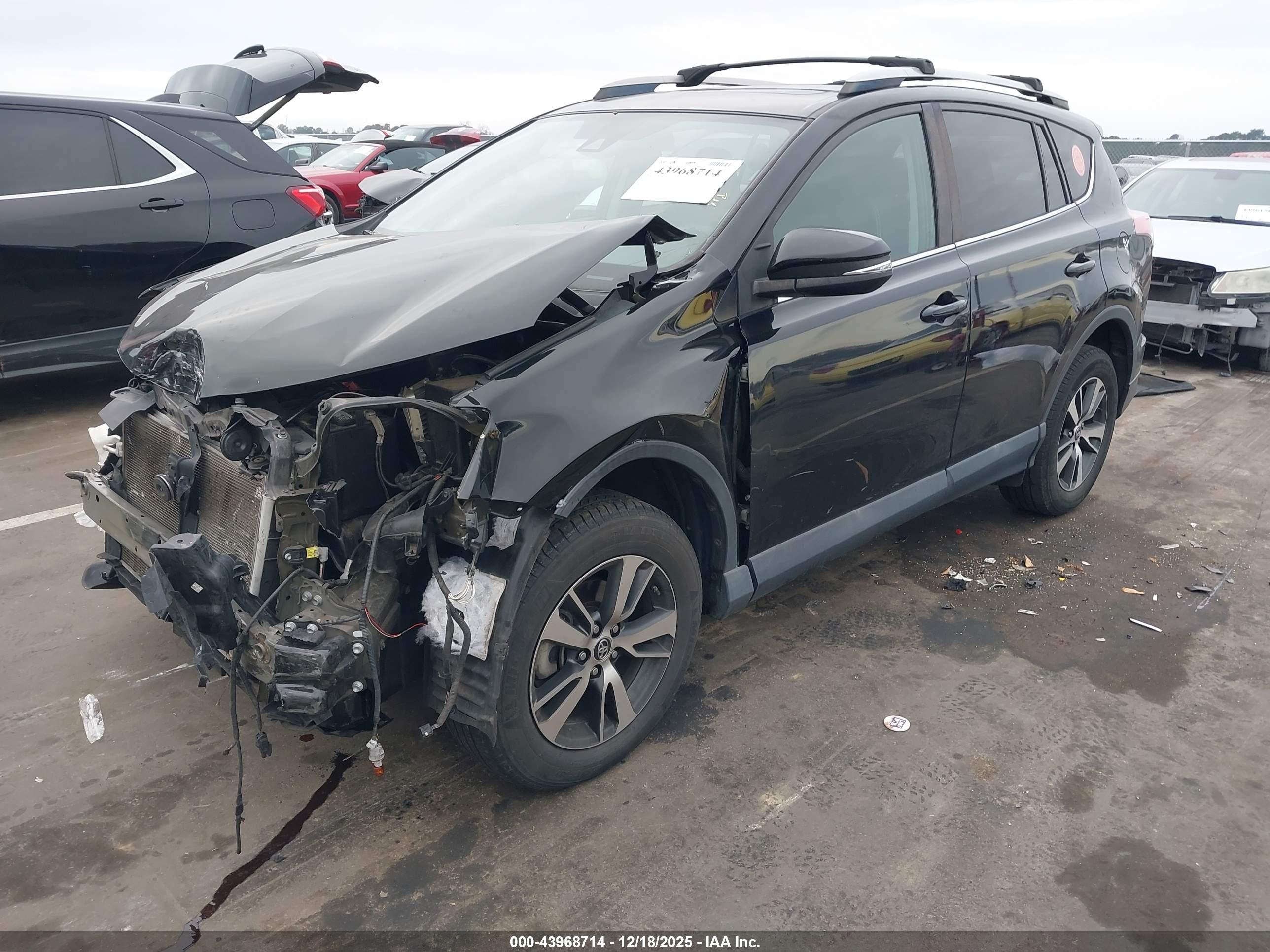 TOYOTA RAV4 image 2