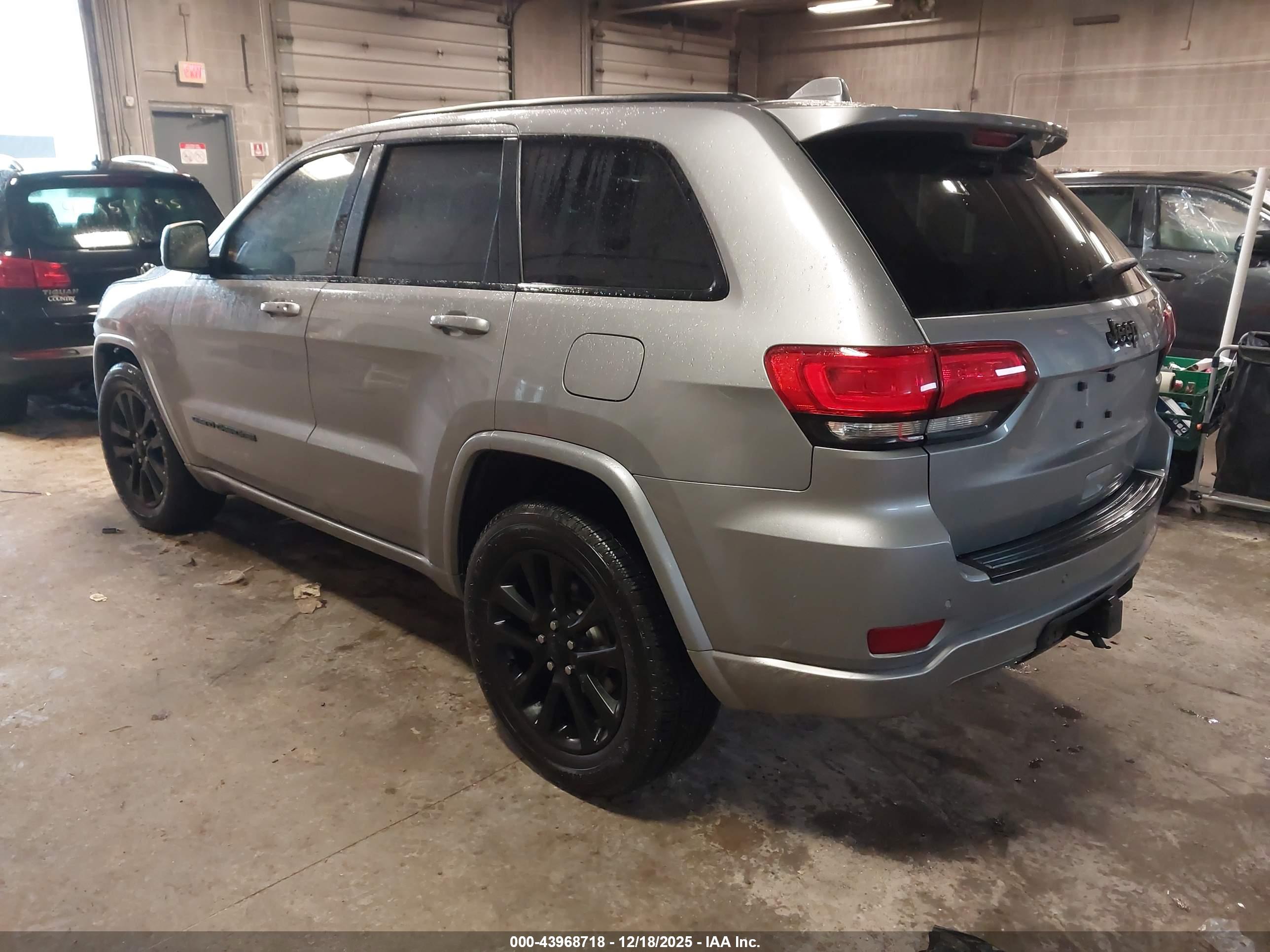 JEEP GRAND image 3