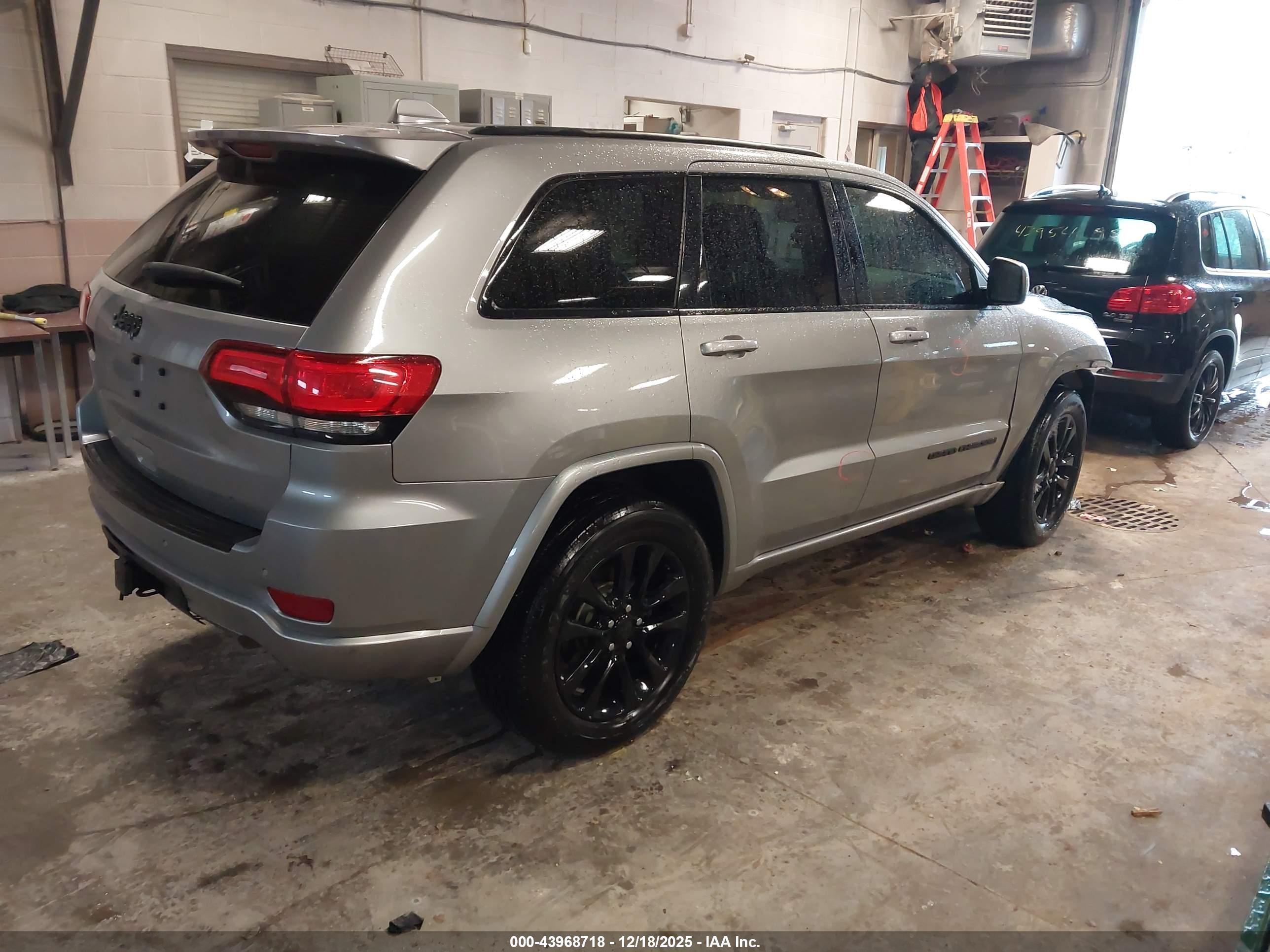 JEEP GRAND image 4