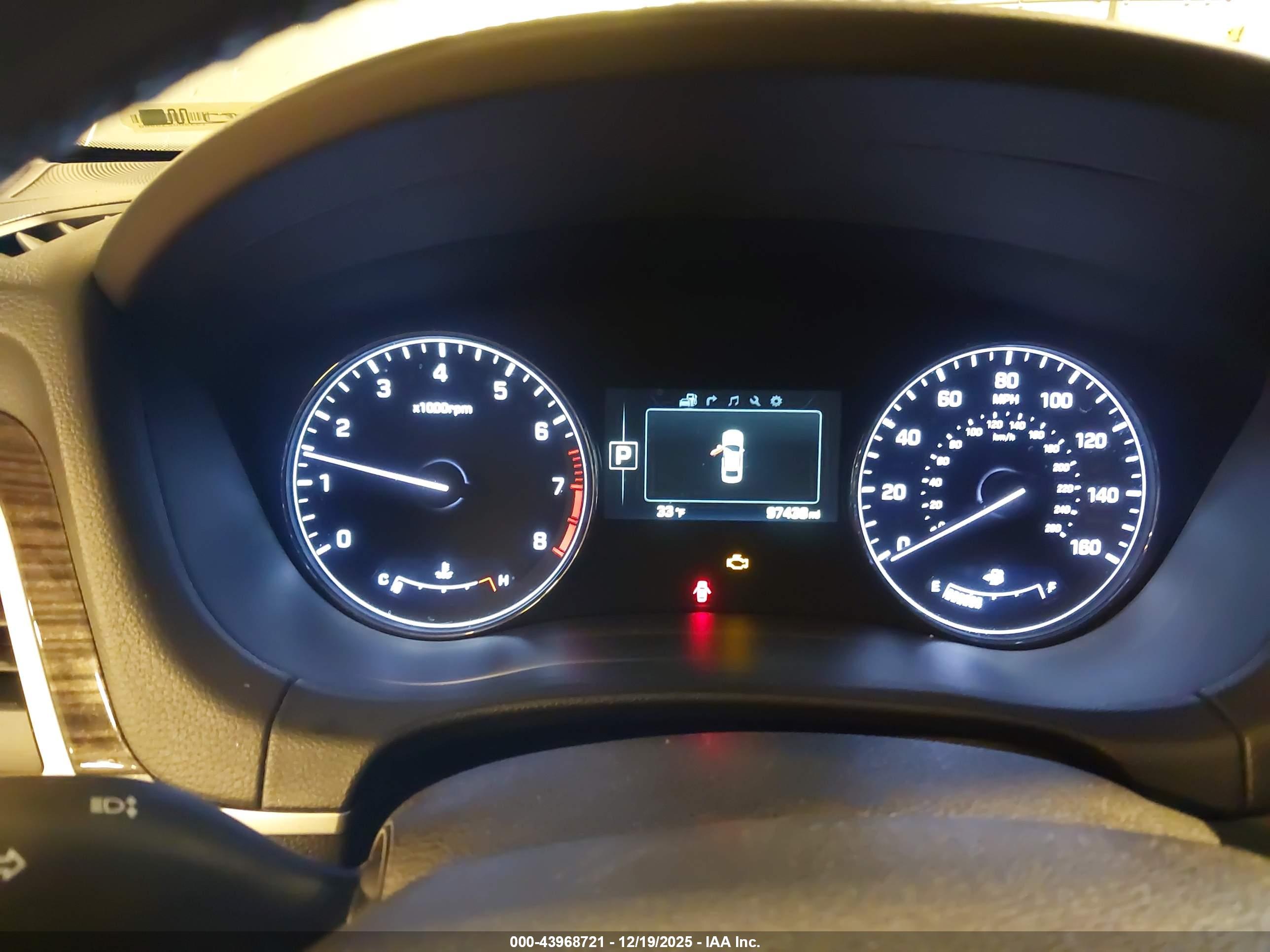 HYUNDAI GENESIS image 7