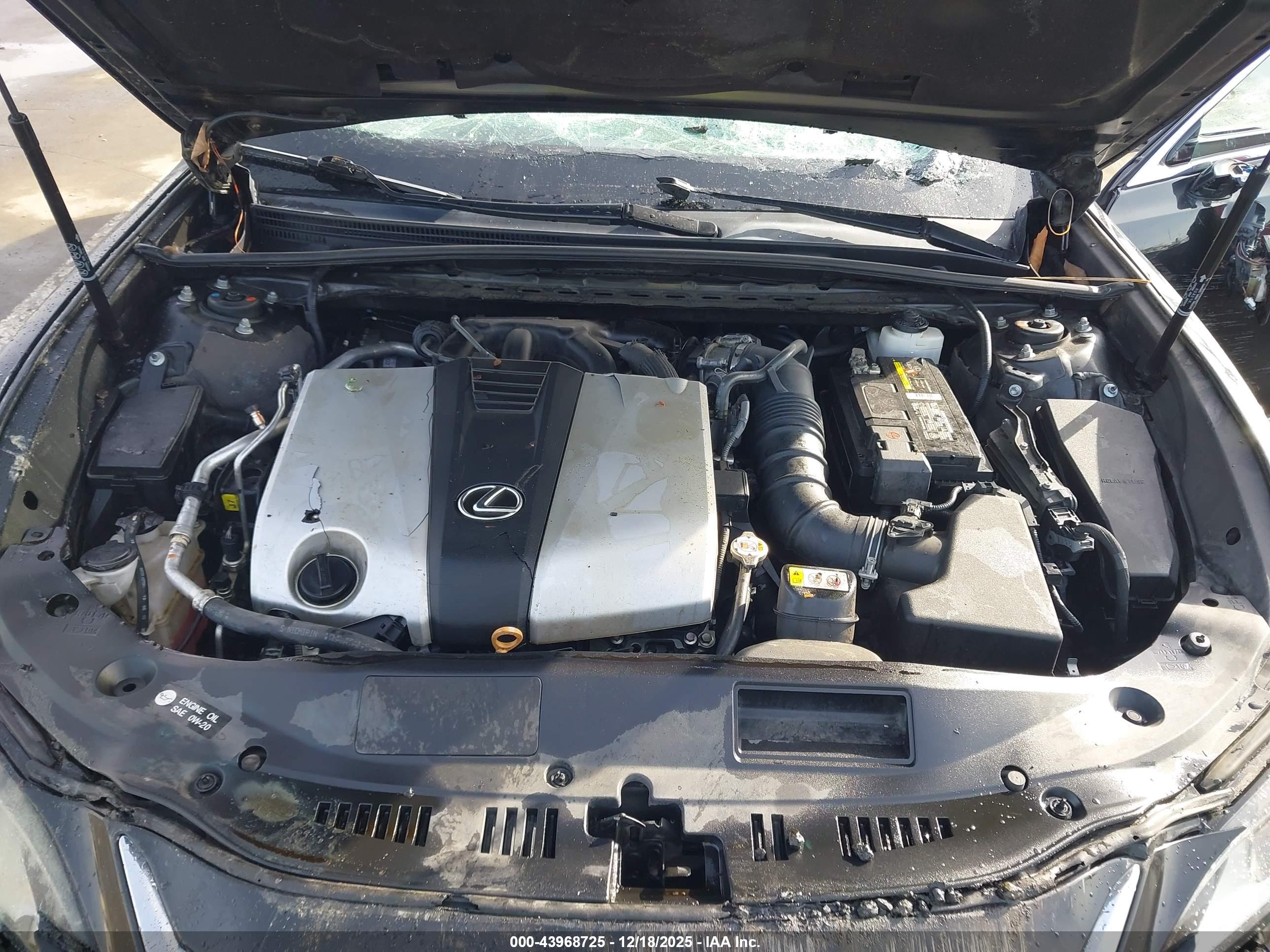 LEXUS ES image 10