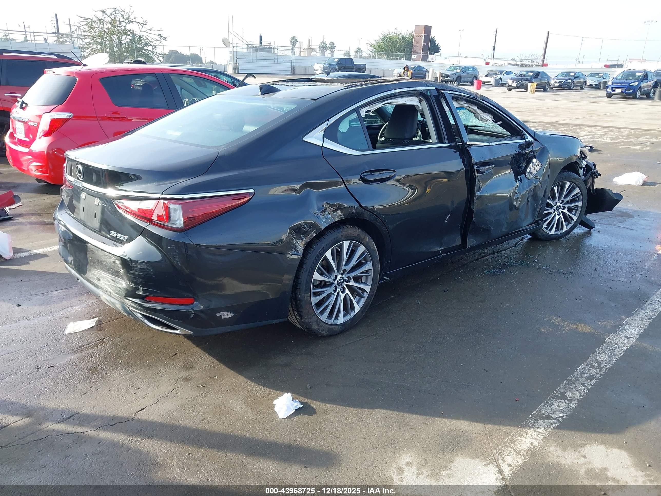 LEXUS ES image 4