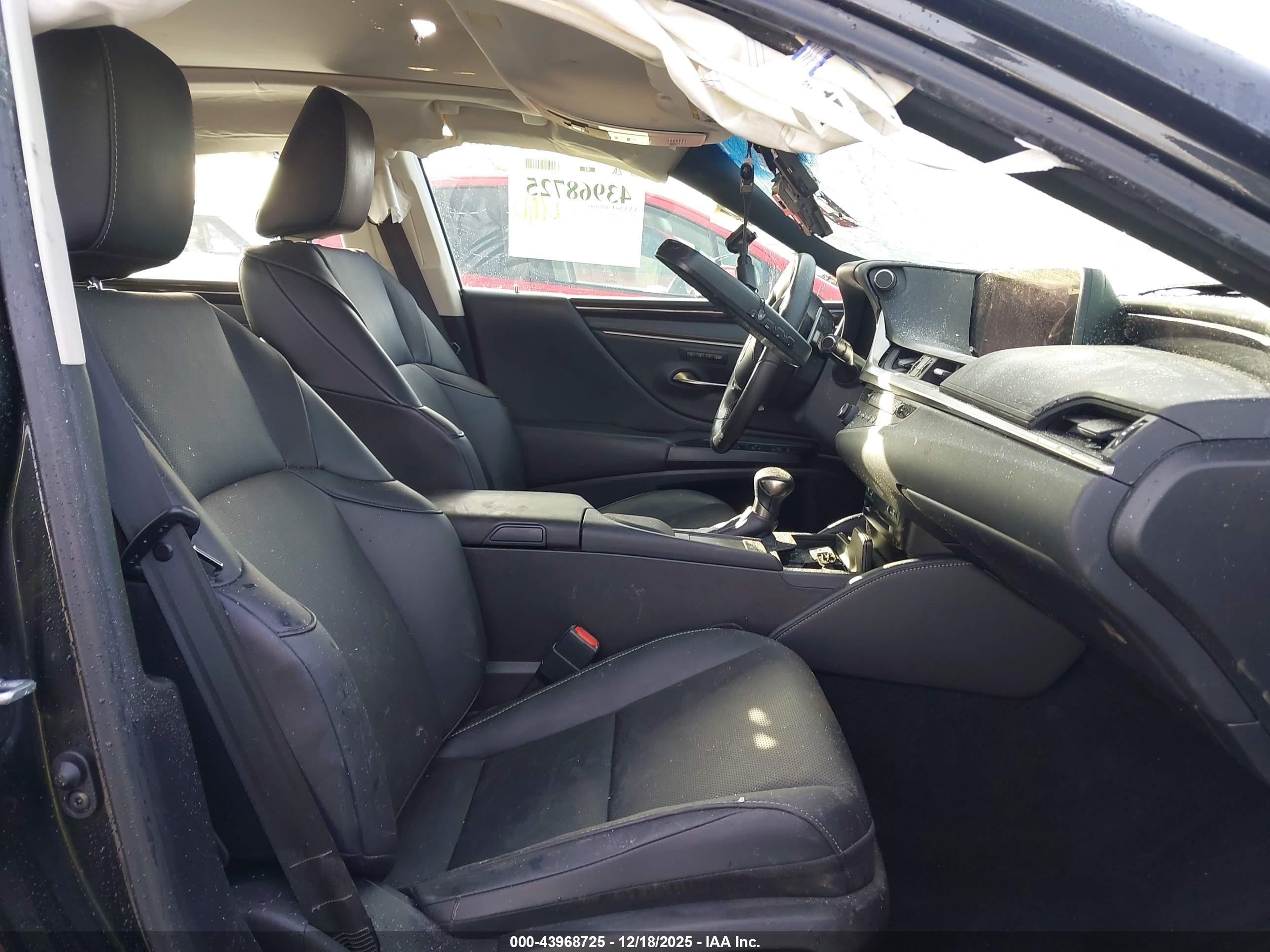 LEXUS ES image 5