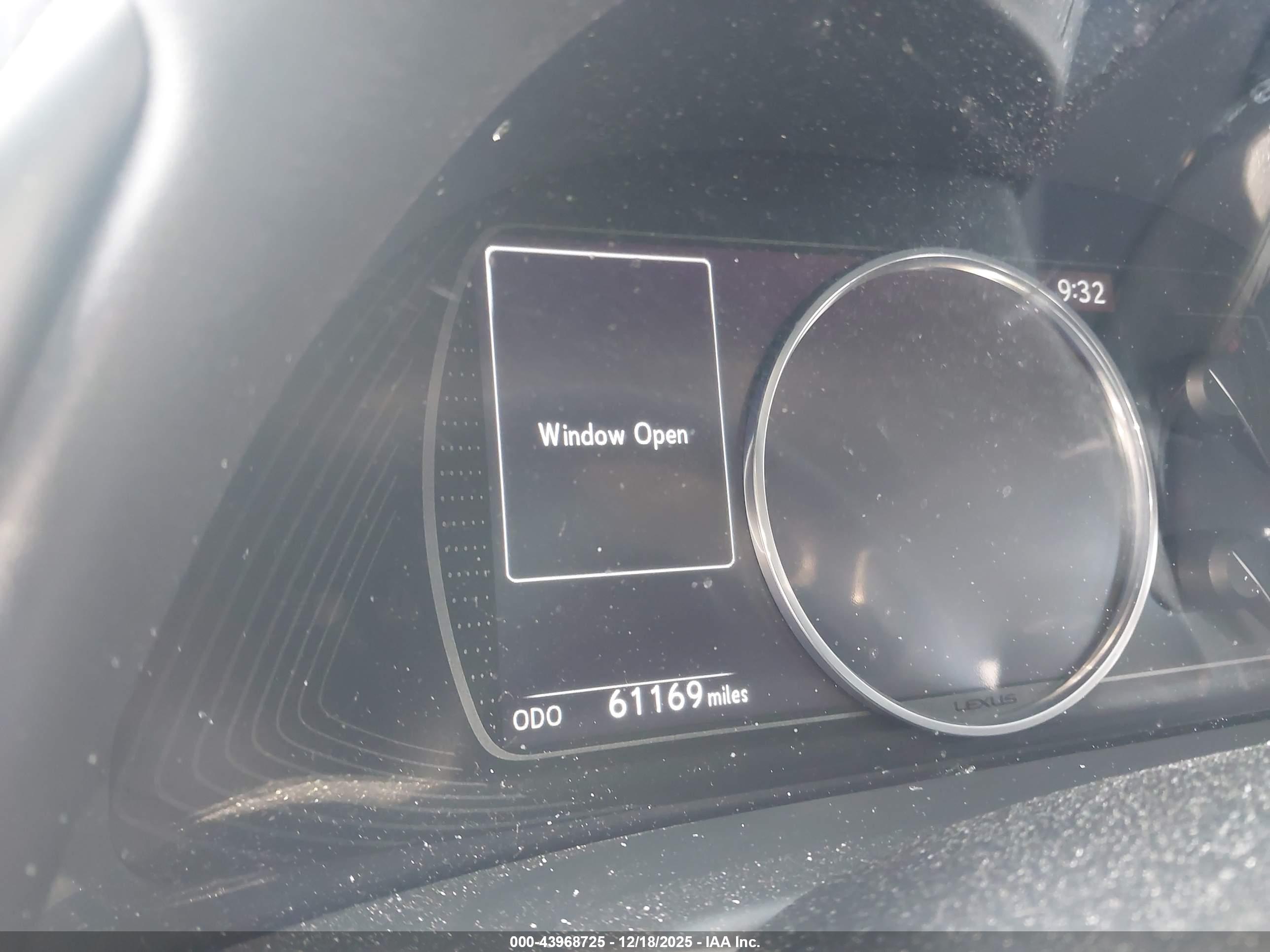 LEXUS ES image 7