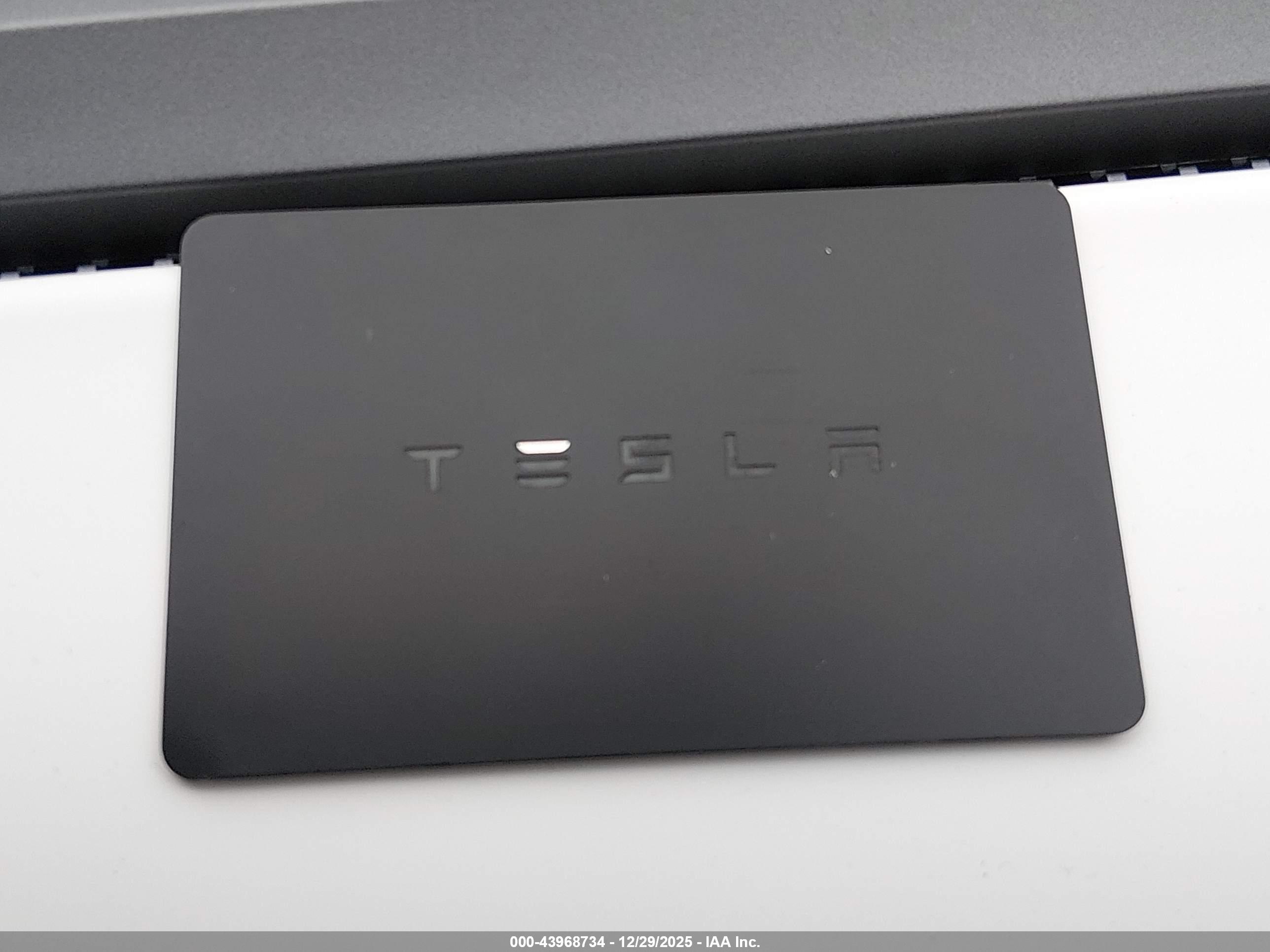 TESLA MODEL image 11