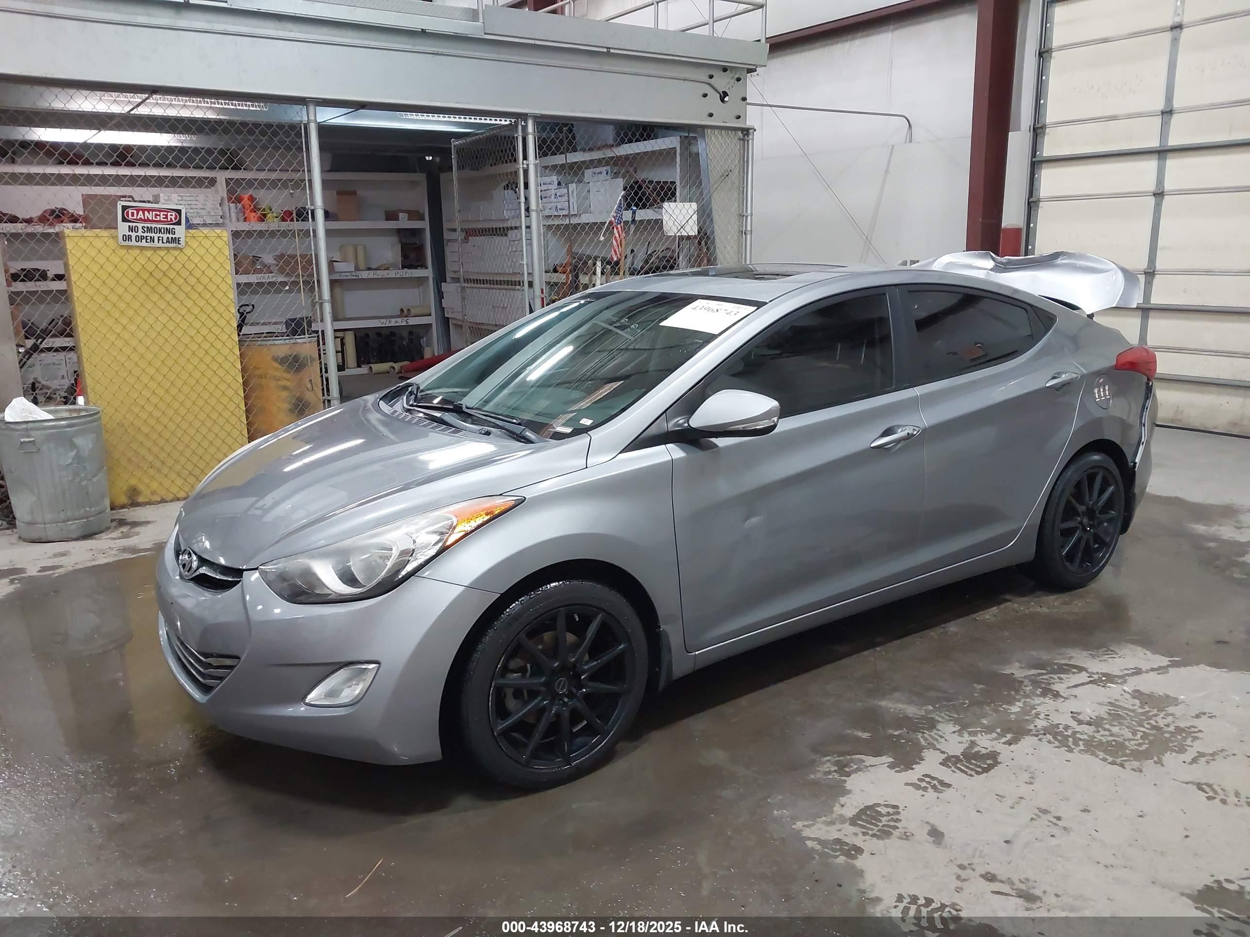 HYUNDAI ELANTRA image 2