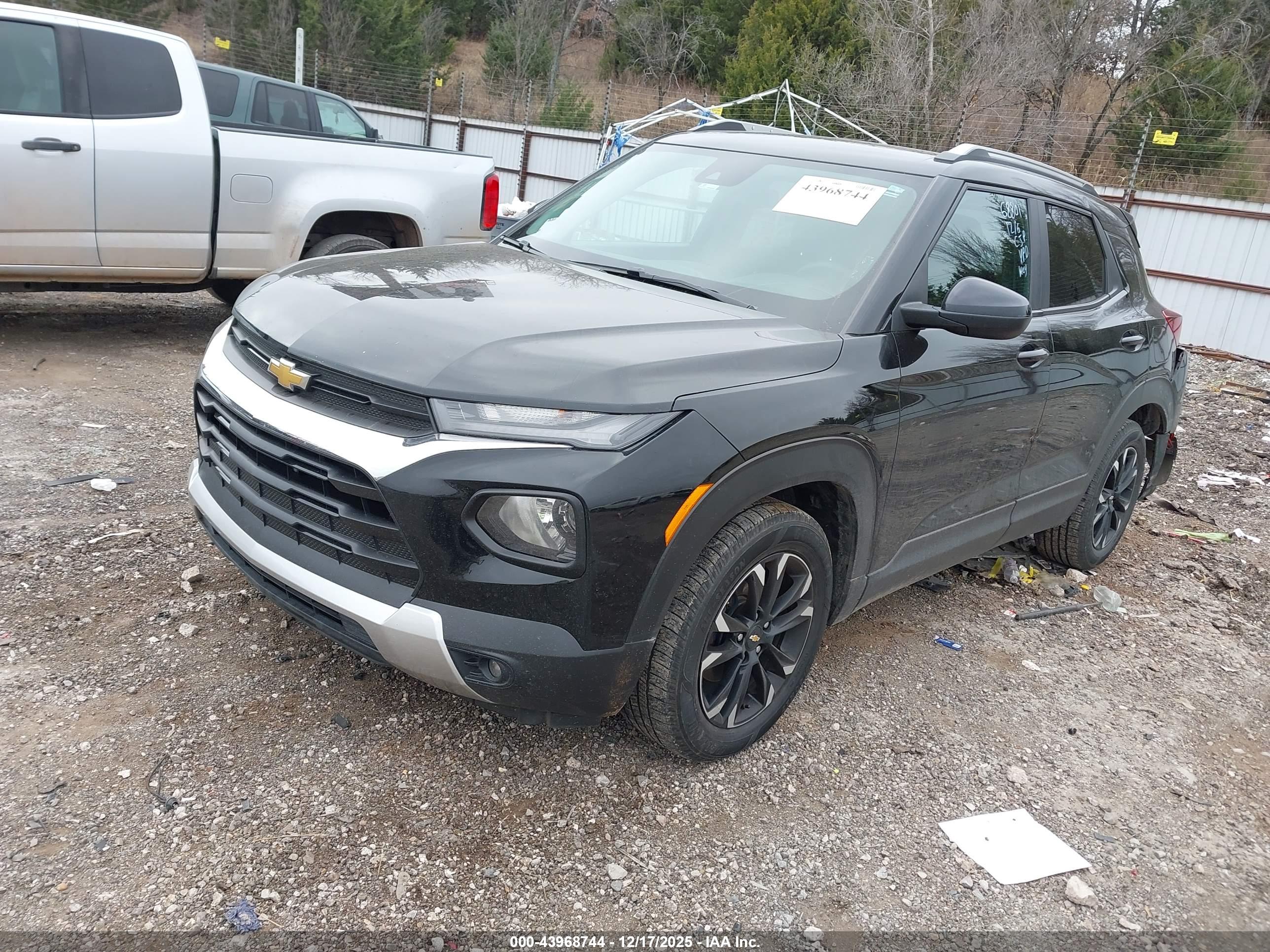 CHEVROLET TRAILBLAZER image 2