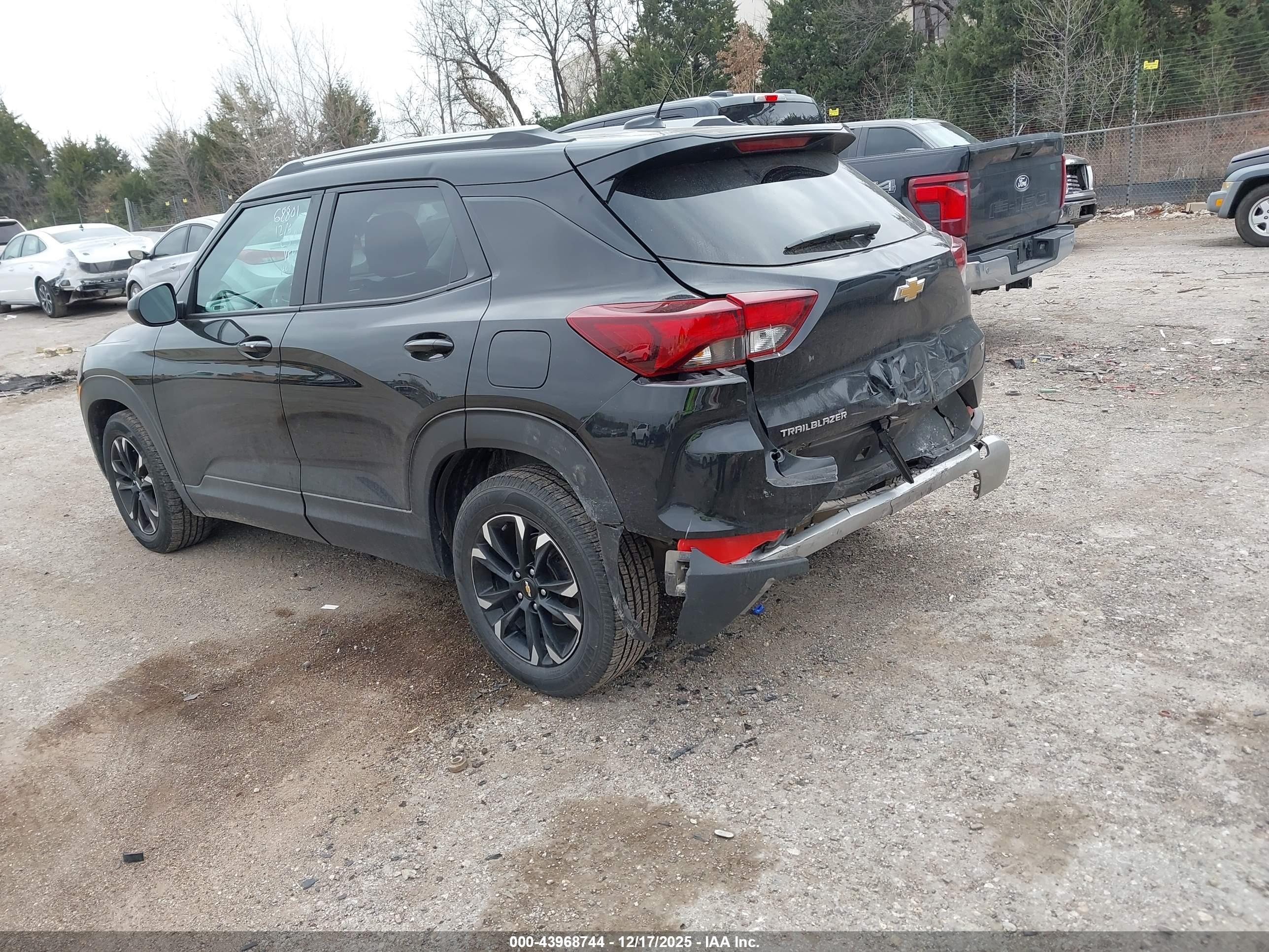 CHEVROLET TRAILBLAZER image 3