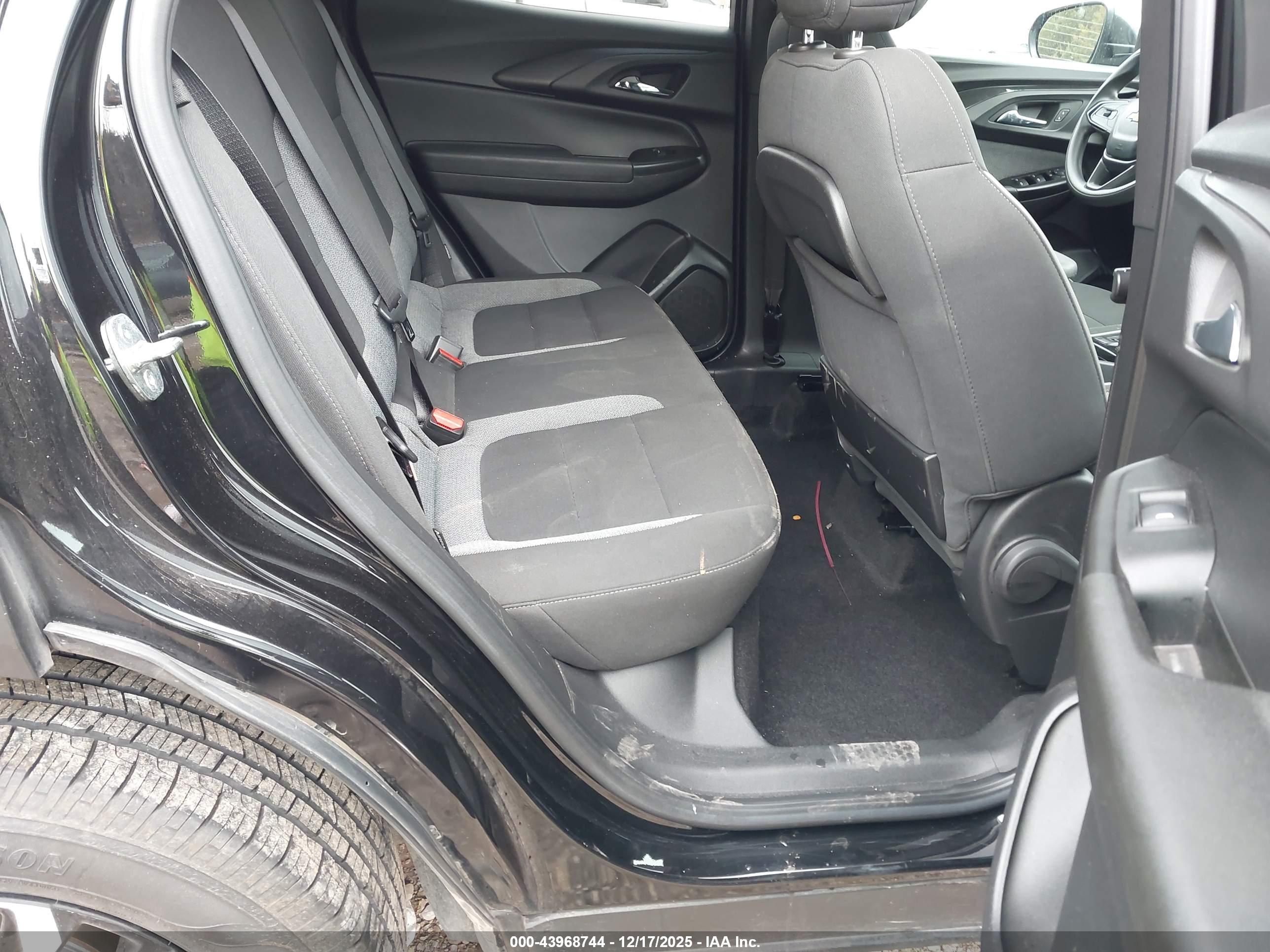 CHEVROLET TRAILBLAZER image 8
