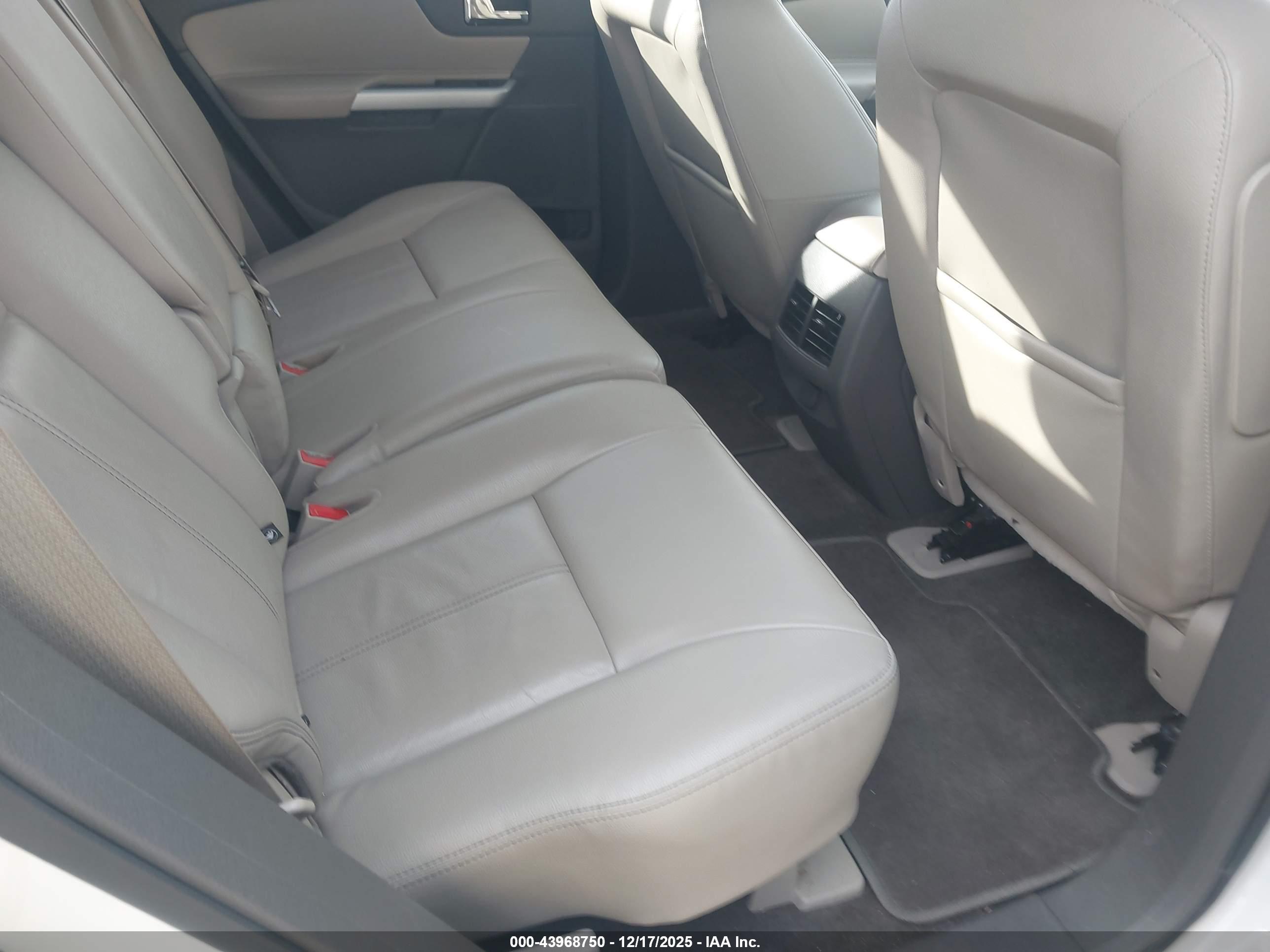 FORD EDGE image 8