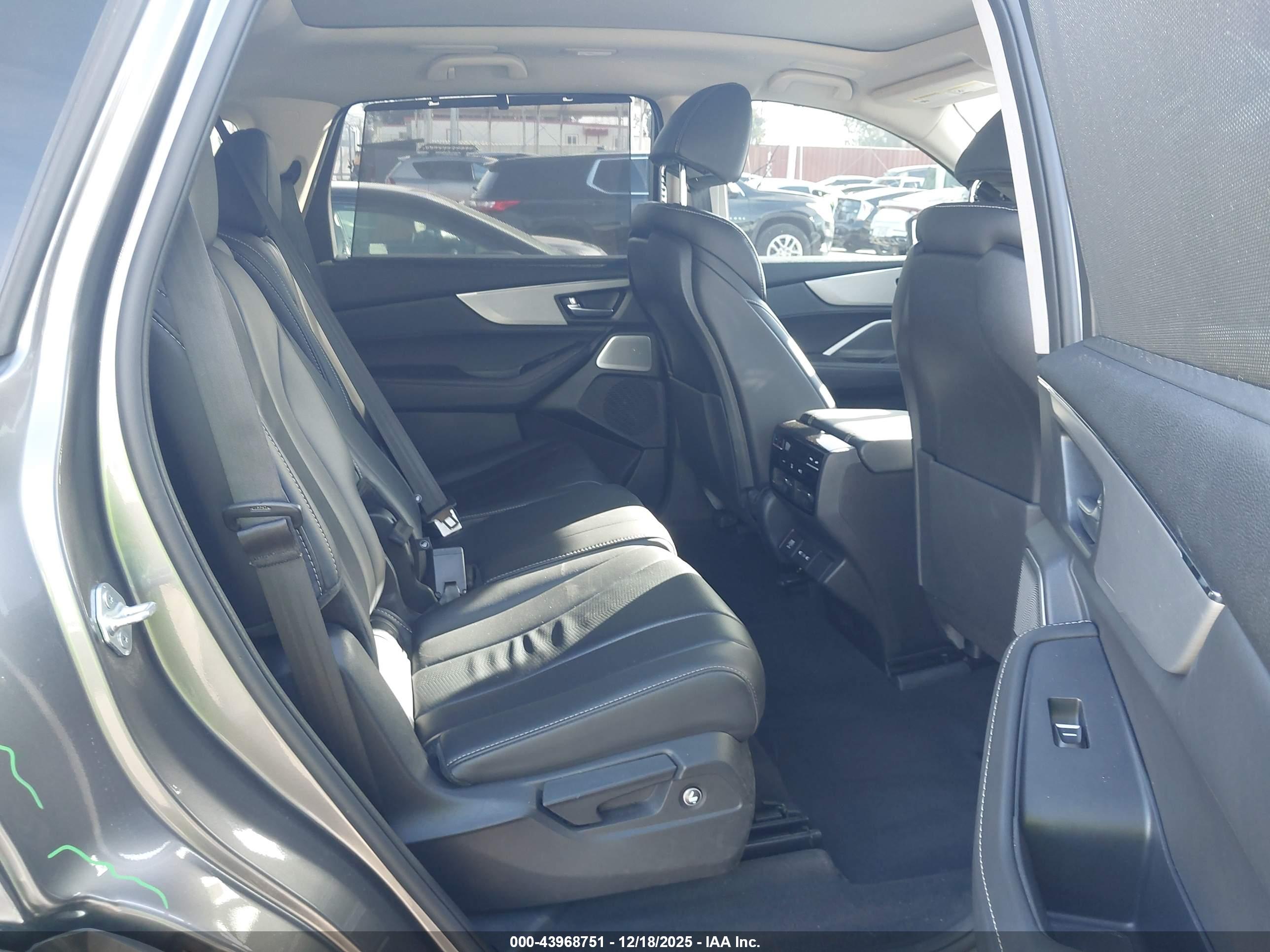 ACURA MDX image 8