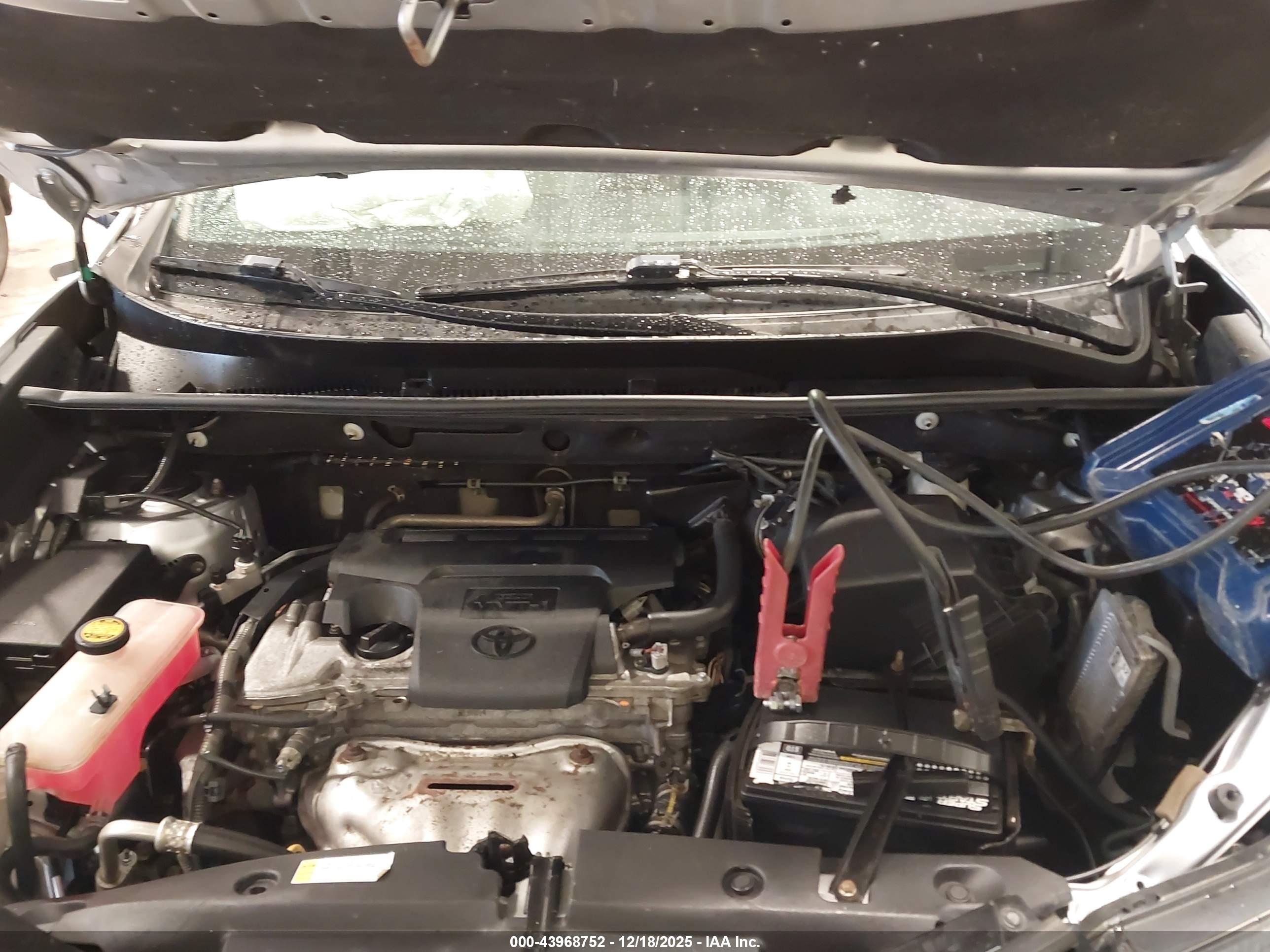TOYOTA RAV4 image 10