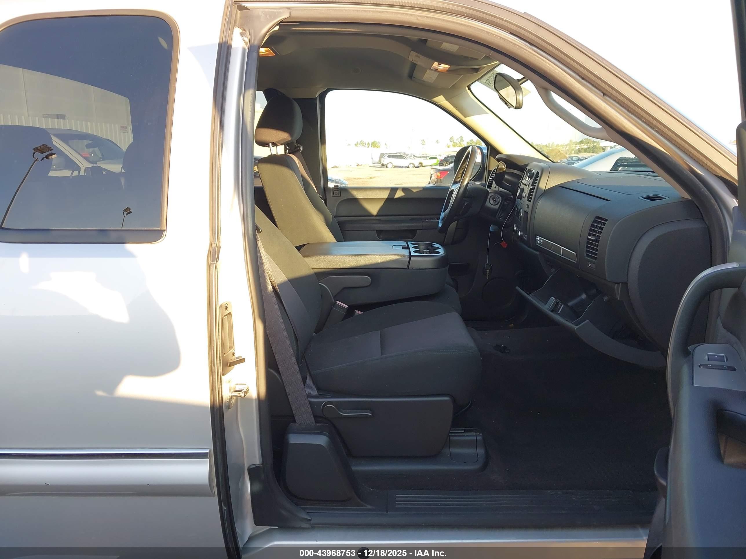 GMC SIERRA image 5