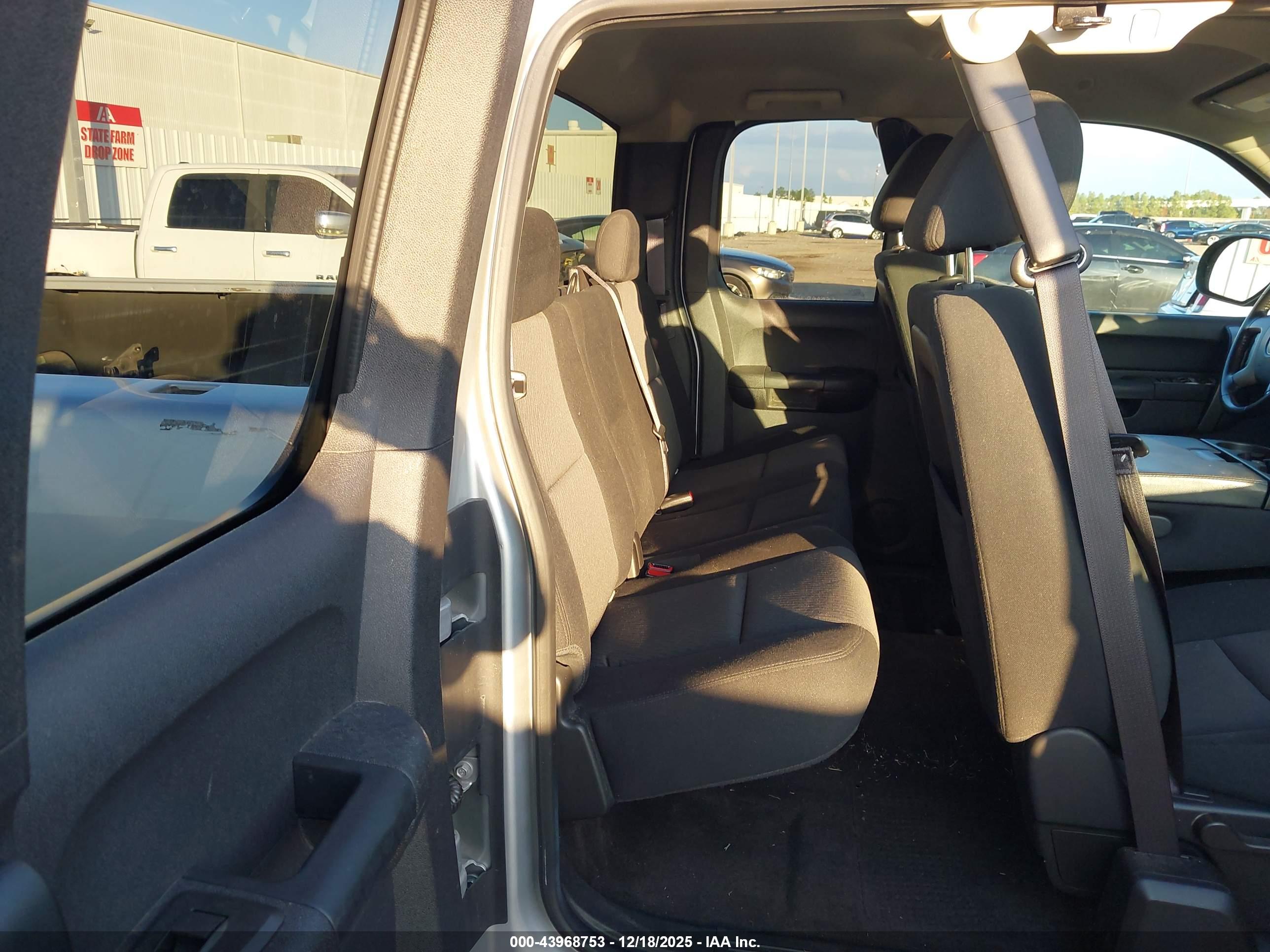 GMC SIERRA image 8