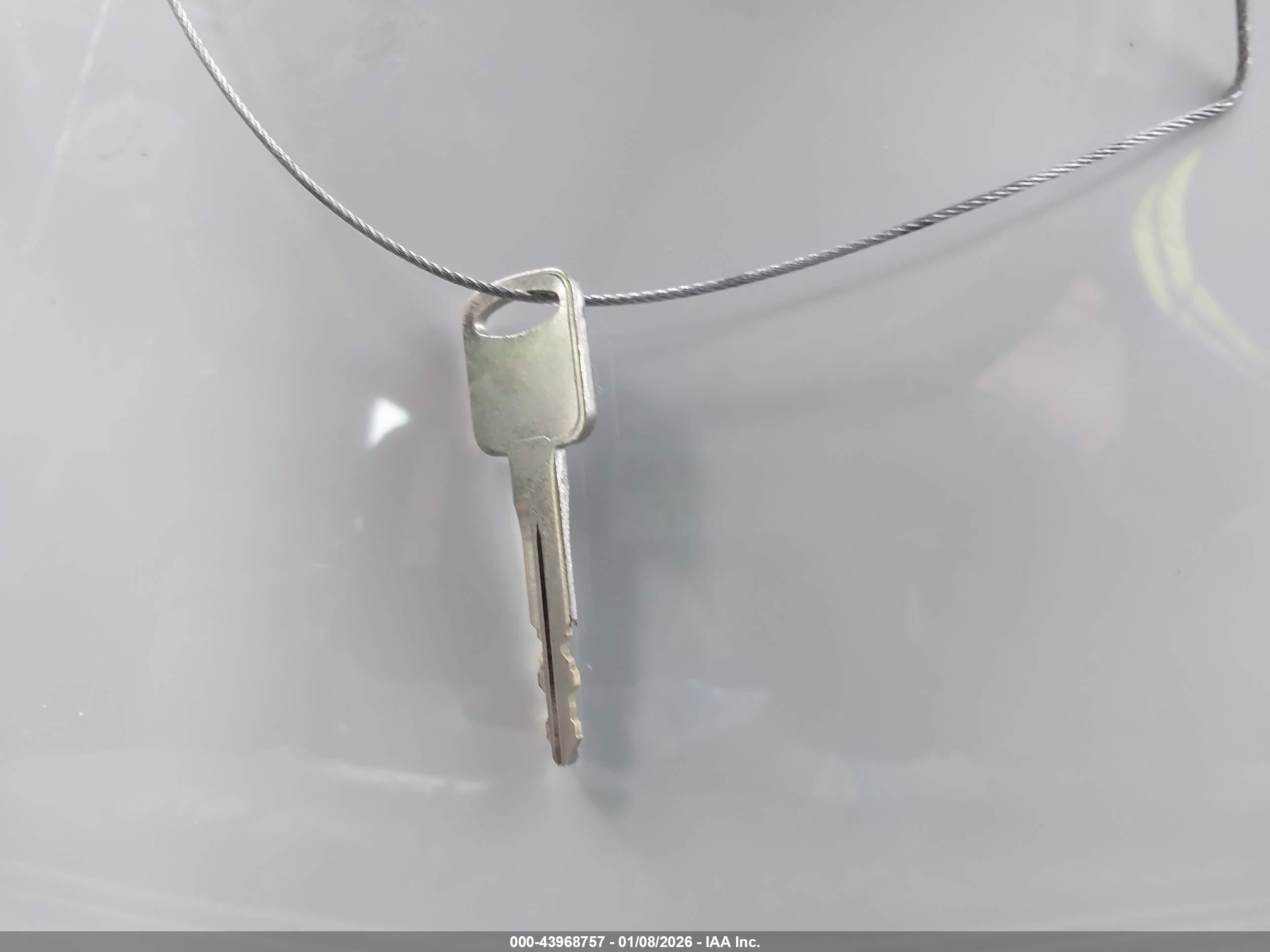 LINCOLN TOWN image 11