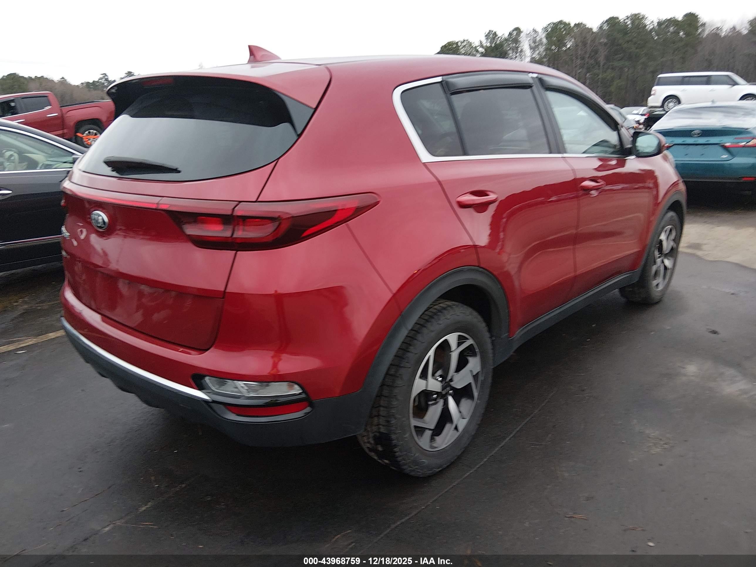 KIA SPORTAGE image 4