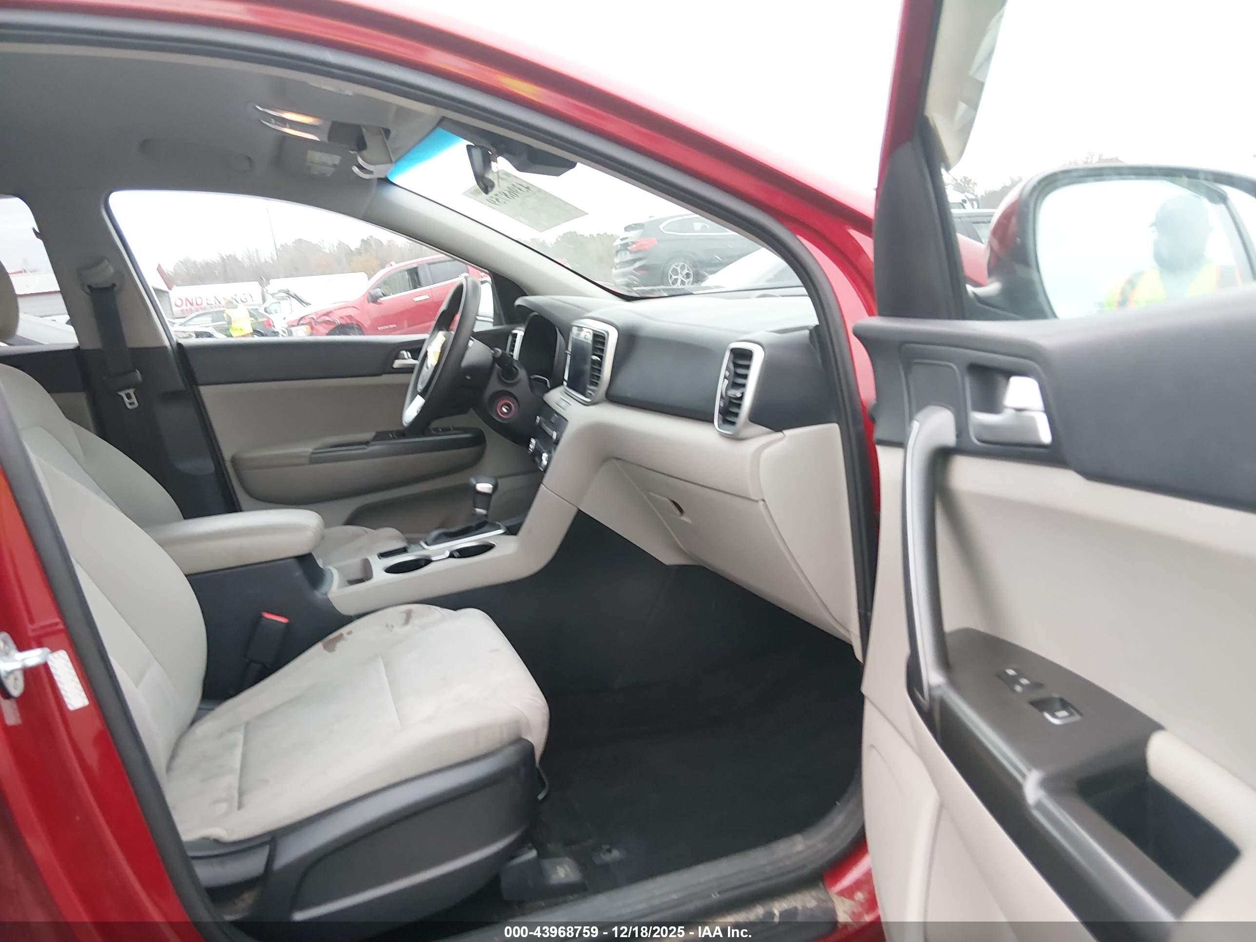 KIA SPORTAGE image 5