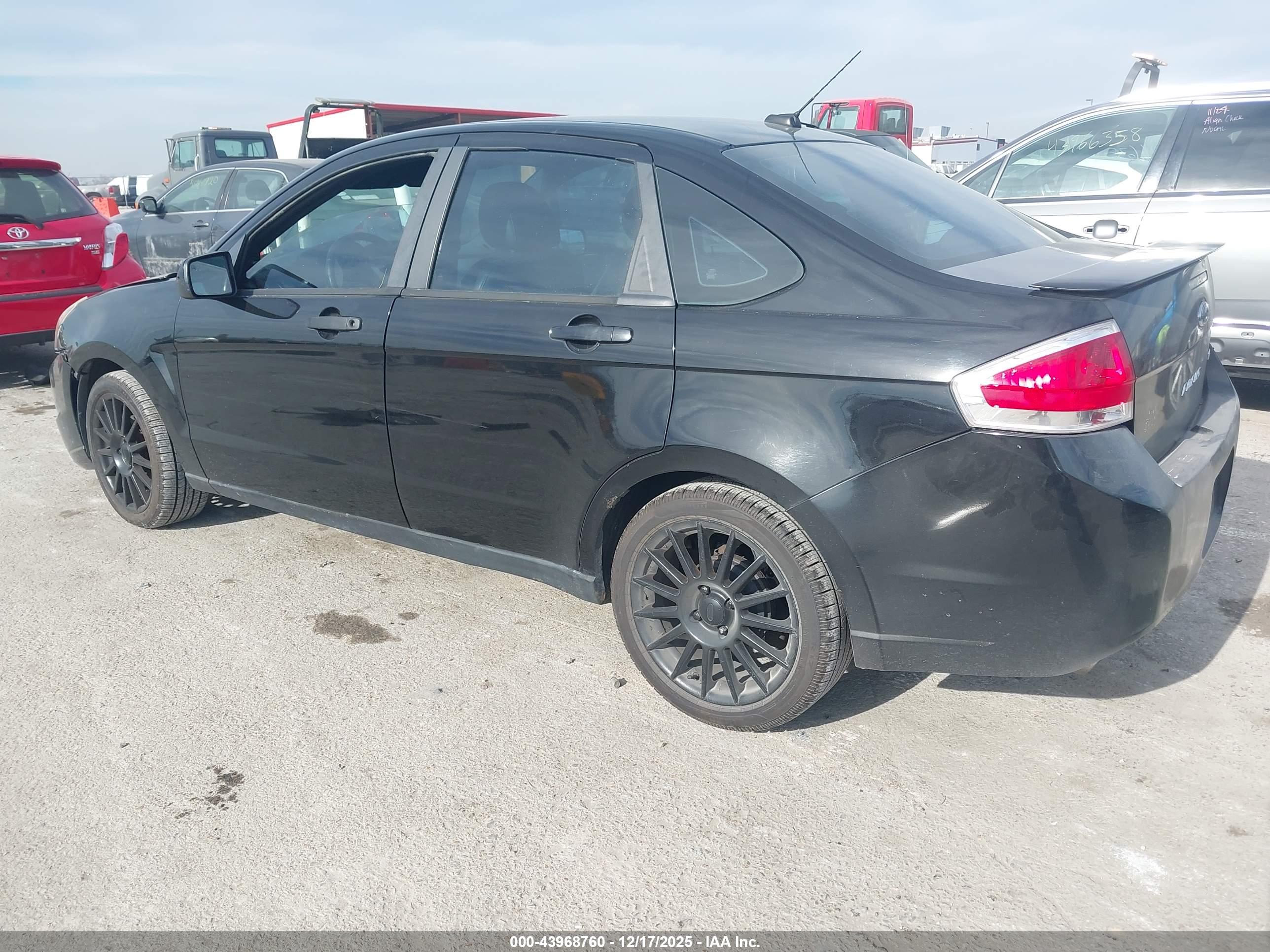 FORD FOCUS image 3
