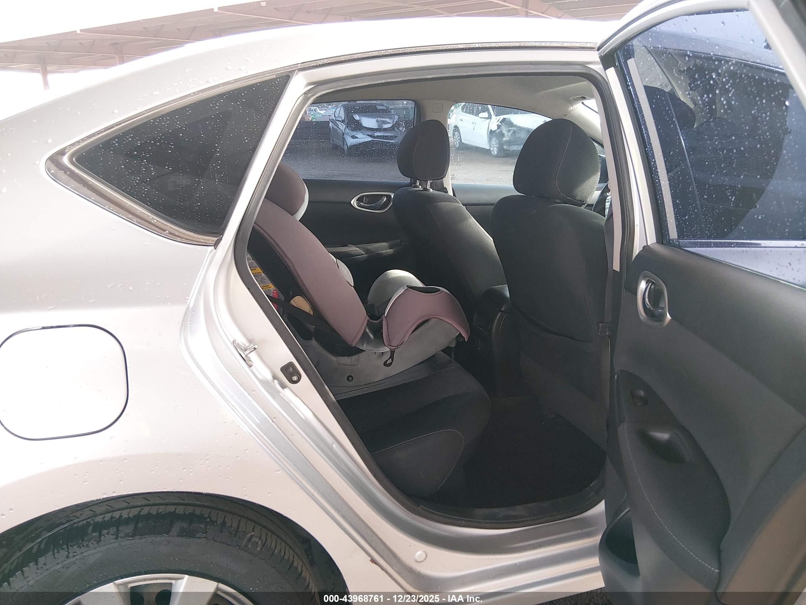 NISSAN SENTRA image 8