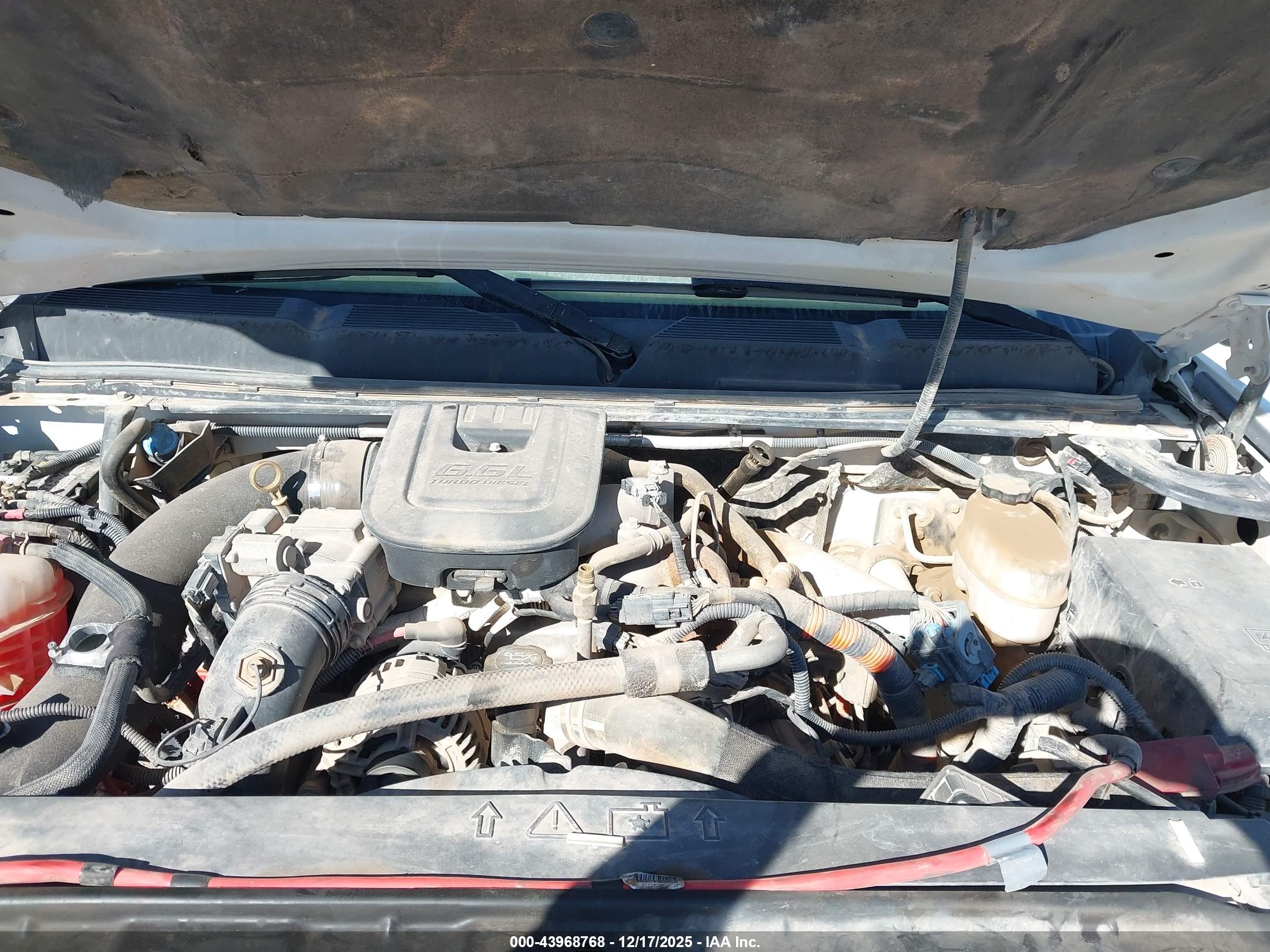 CHEVROLET SILVERADO image 10