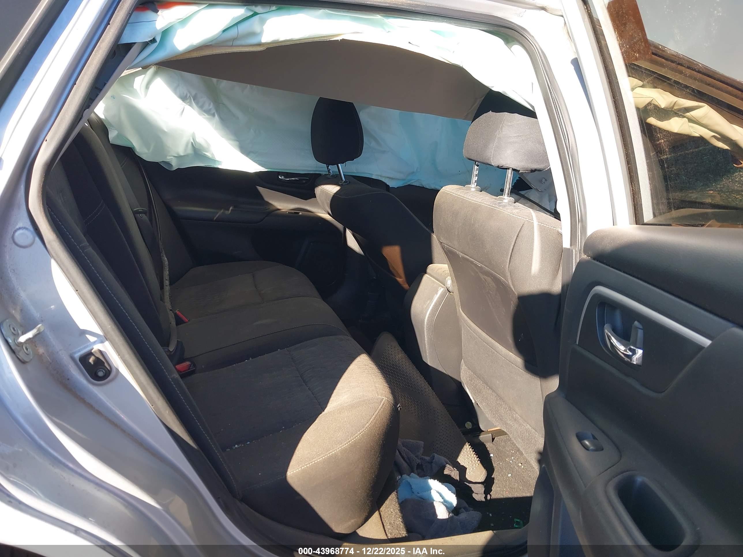 NISSAN ALTIMA image 8