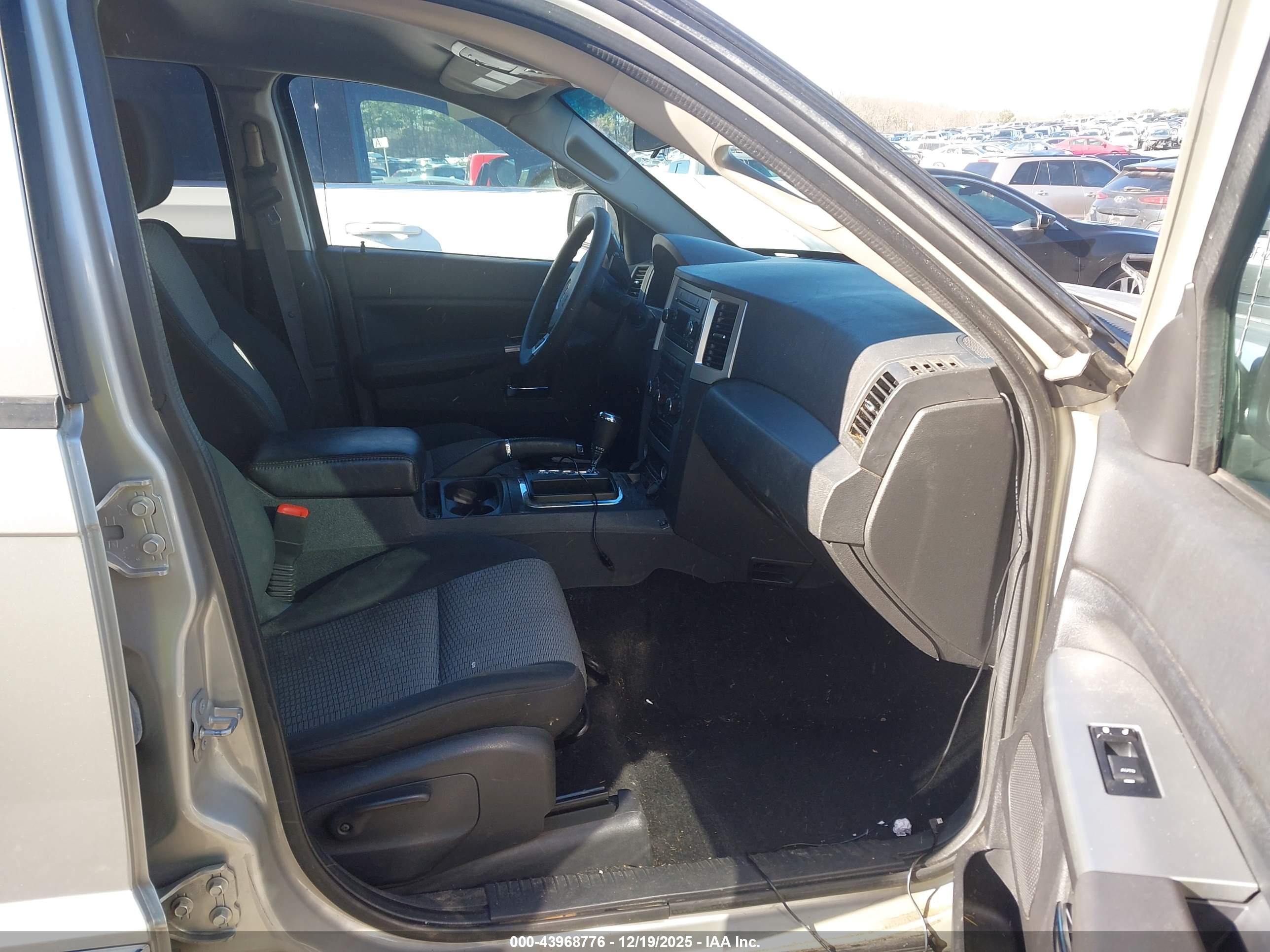 JEEP GRAND image 5