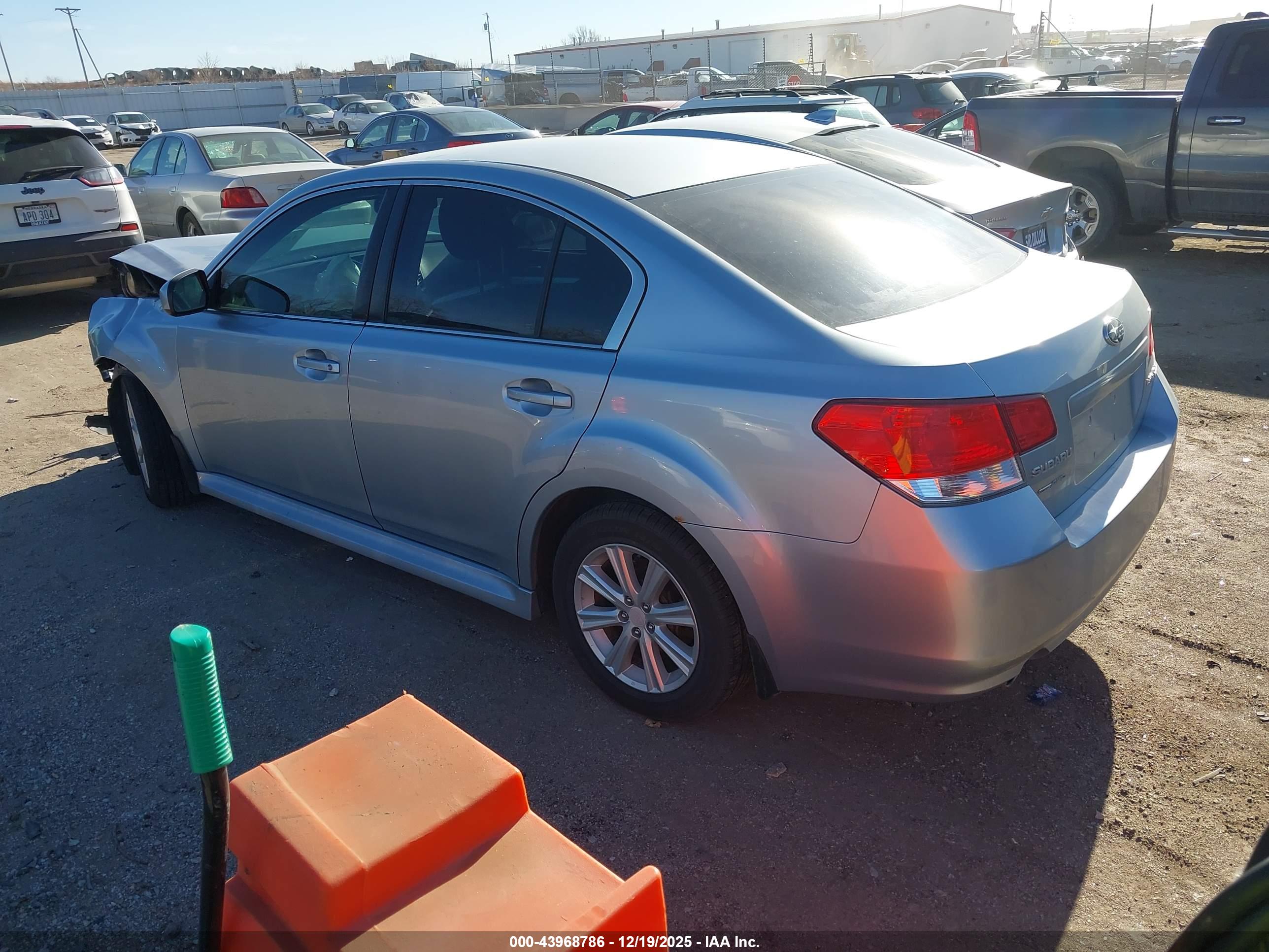 SUBARU LEGACY image 3
