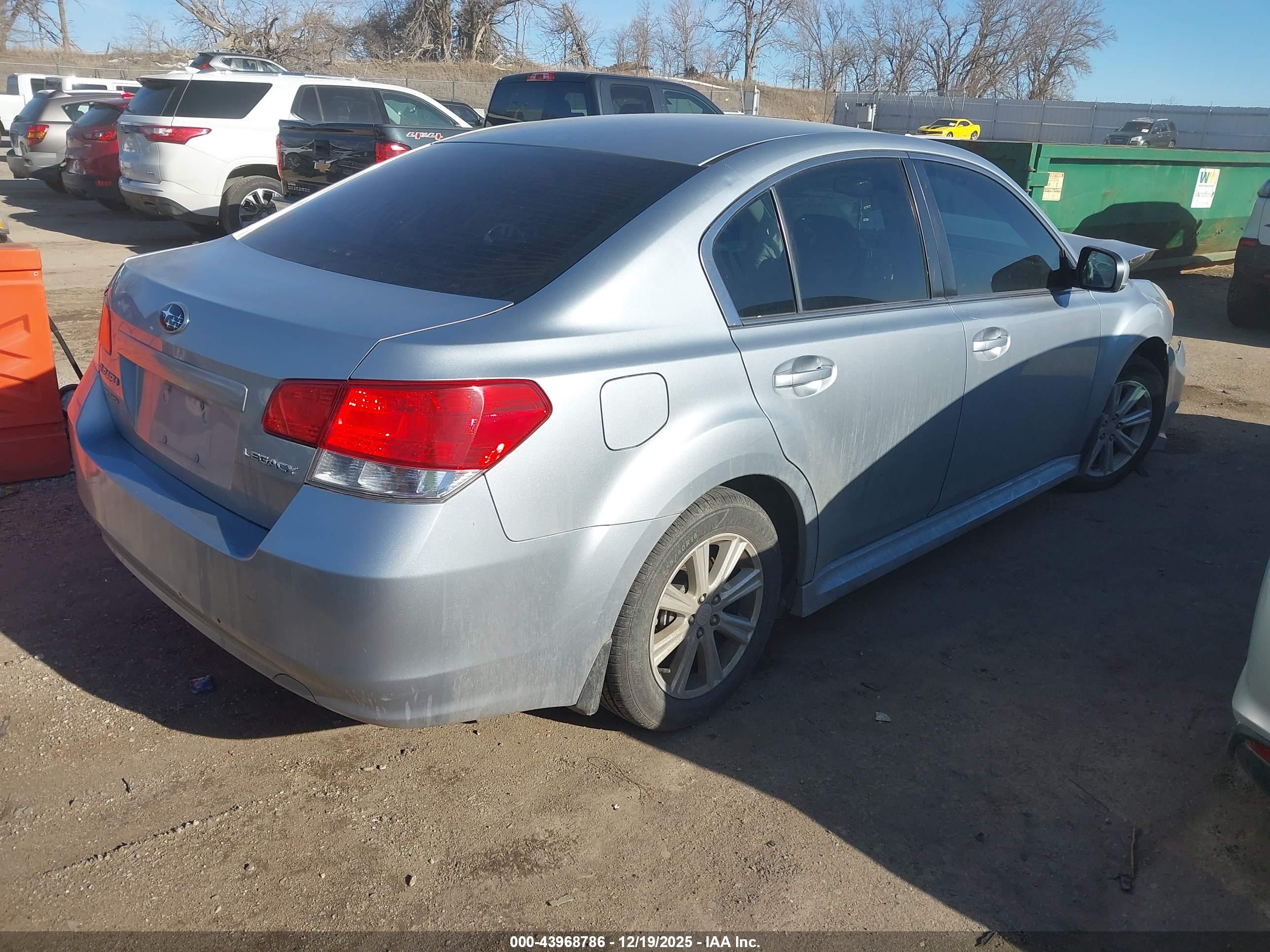 SUBARU LEGACY image 4