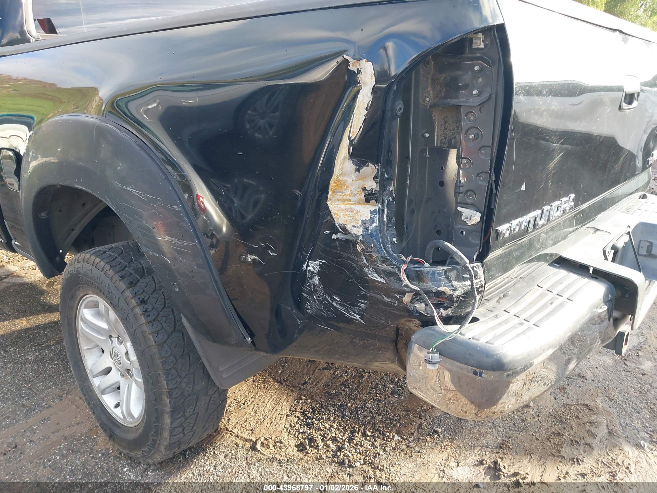 TOYOTA TUNDRA image 6
