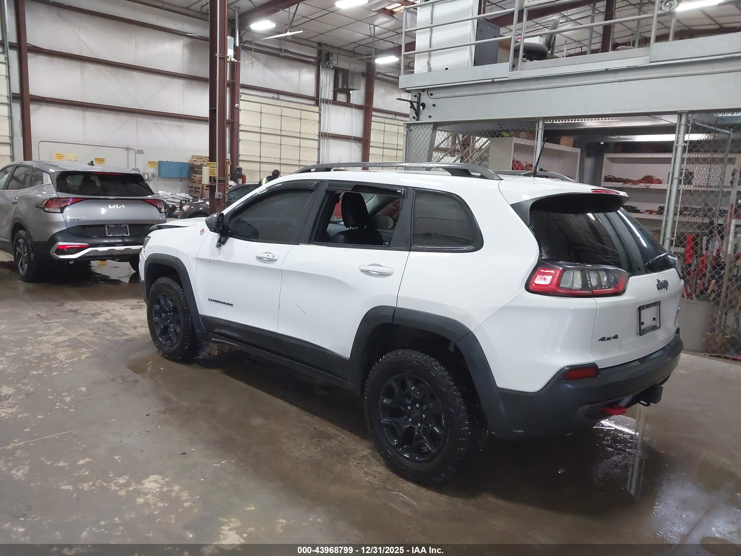 JEEP CHEROKEE image 3