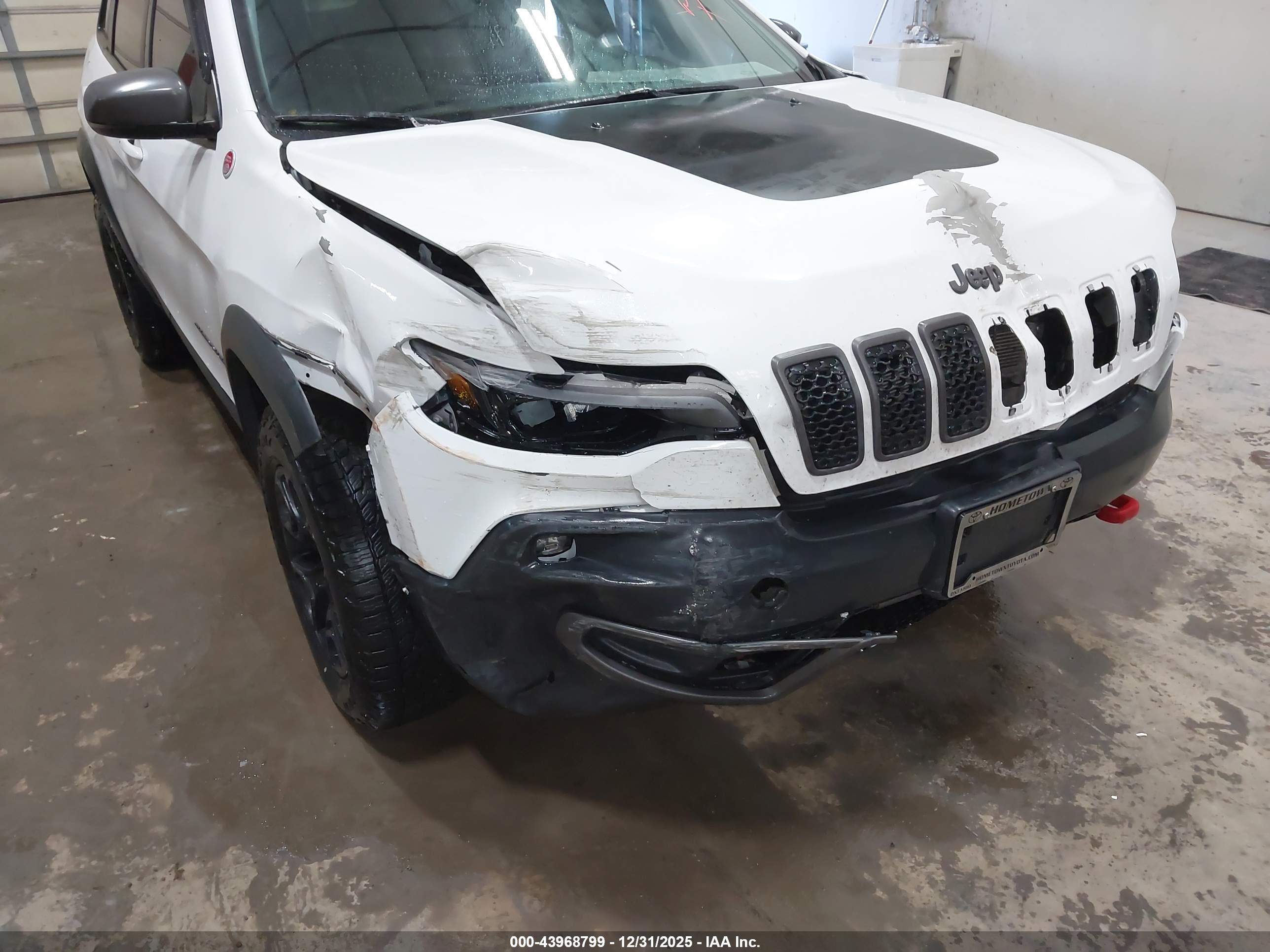 JEEP CHEROKEE image 6