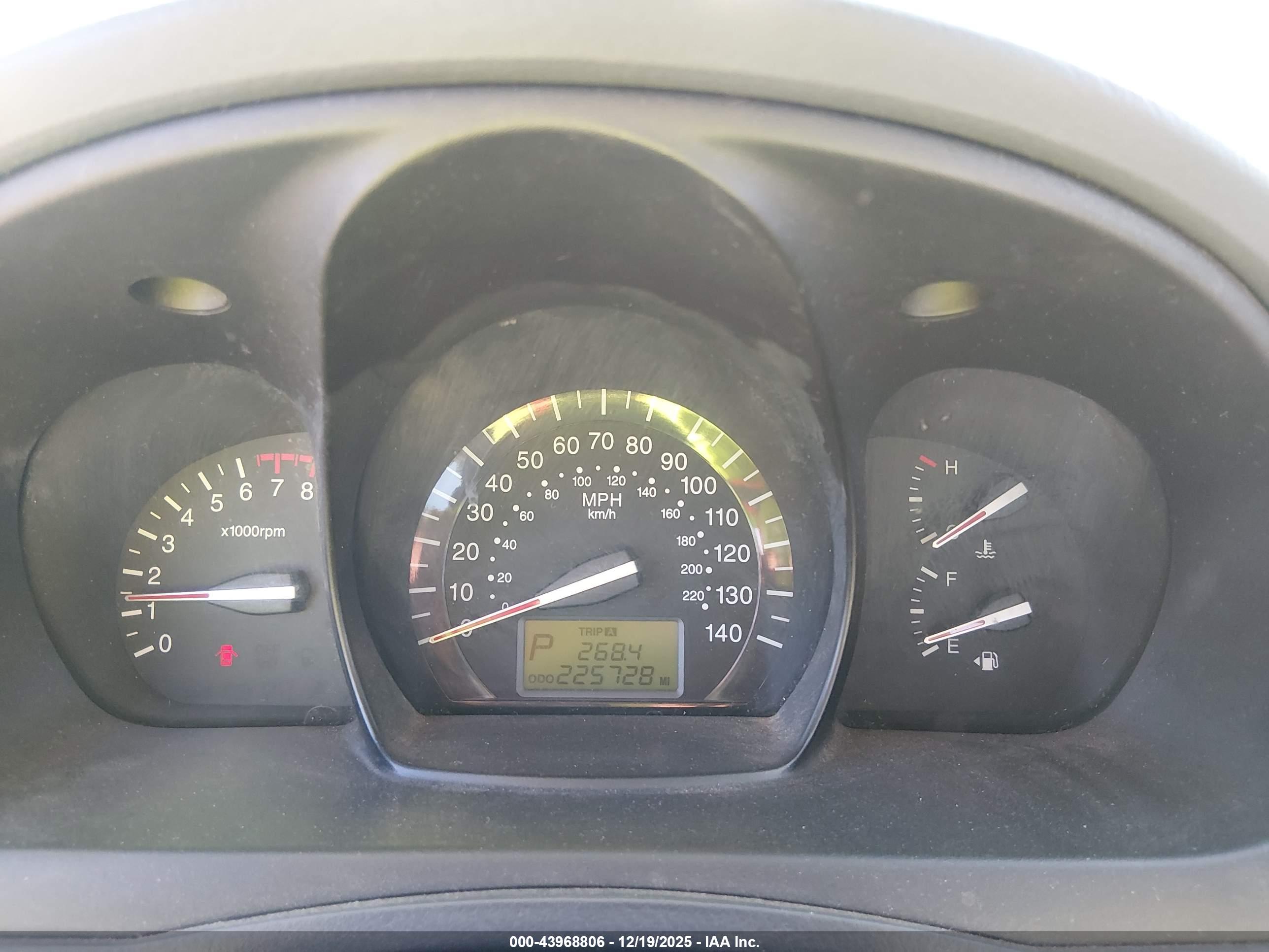 KIA SPECTRA image 7