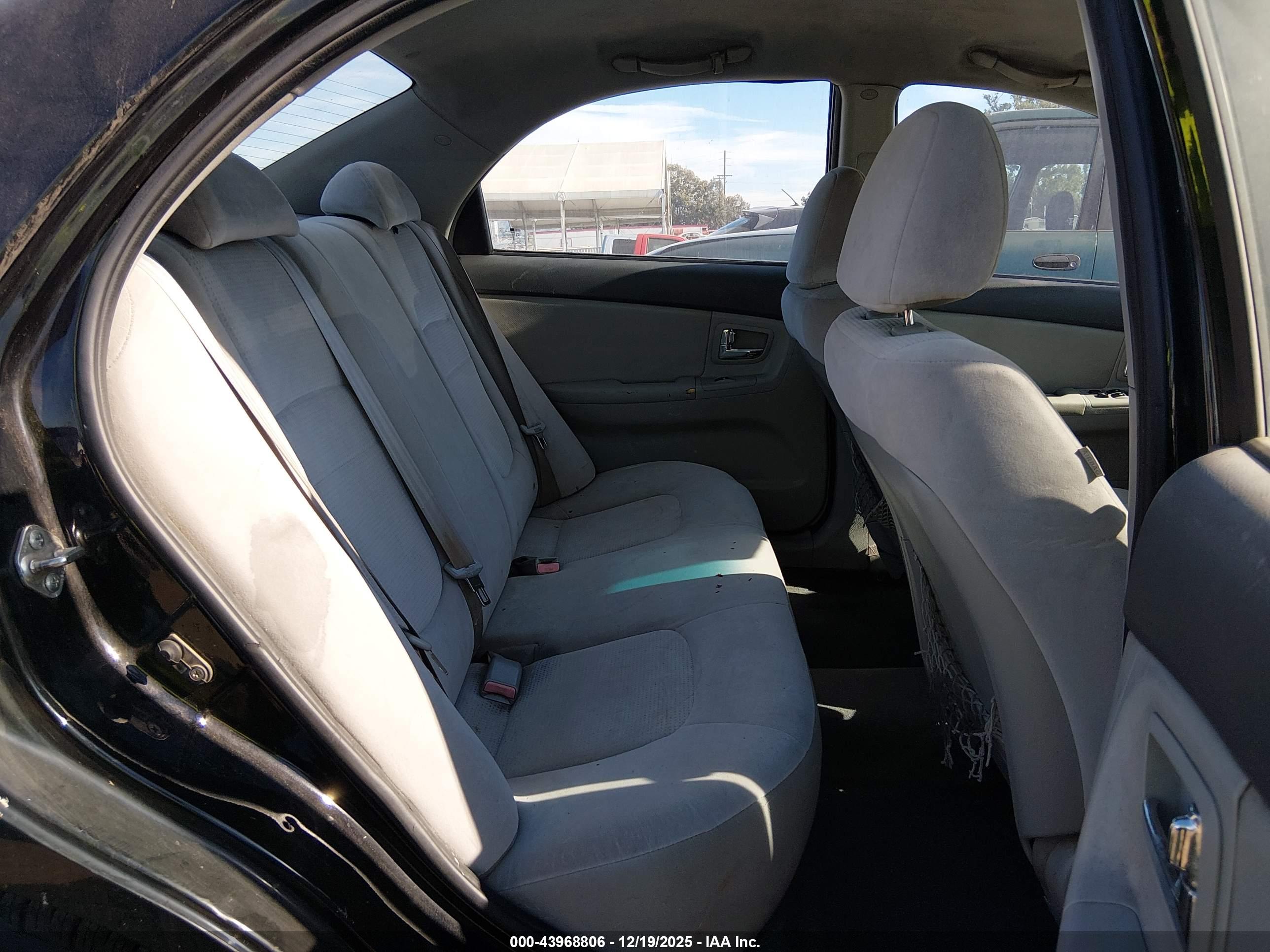 KIA SPECTRA image 8