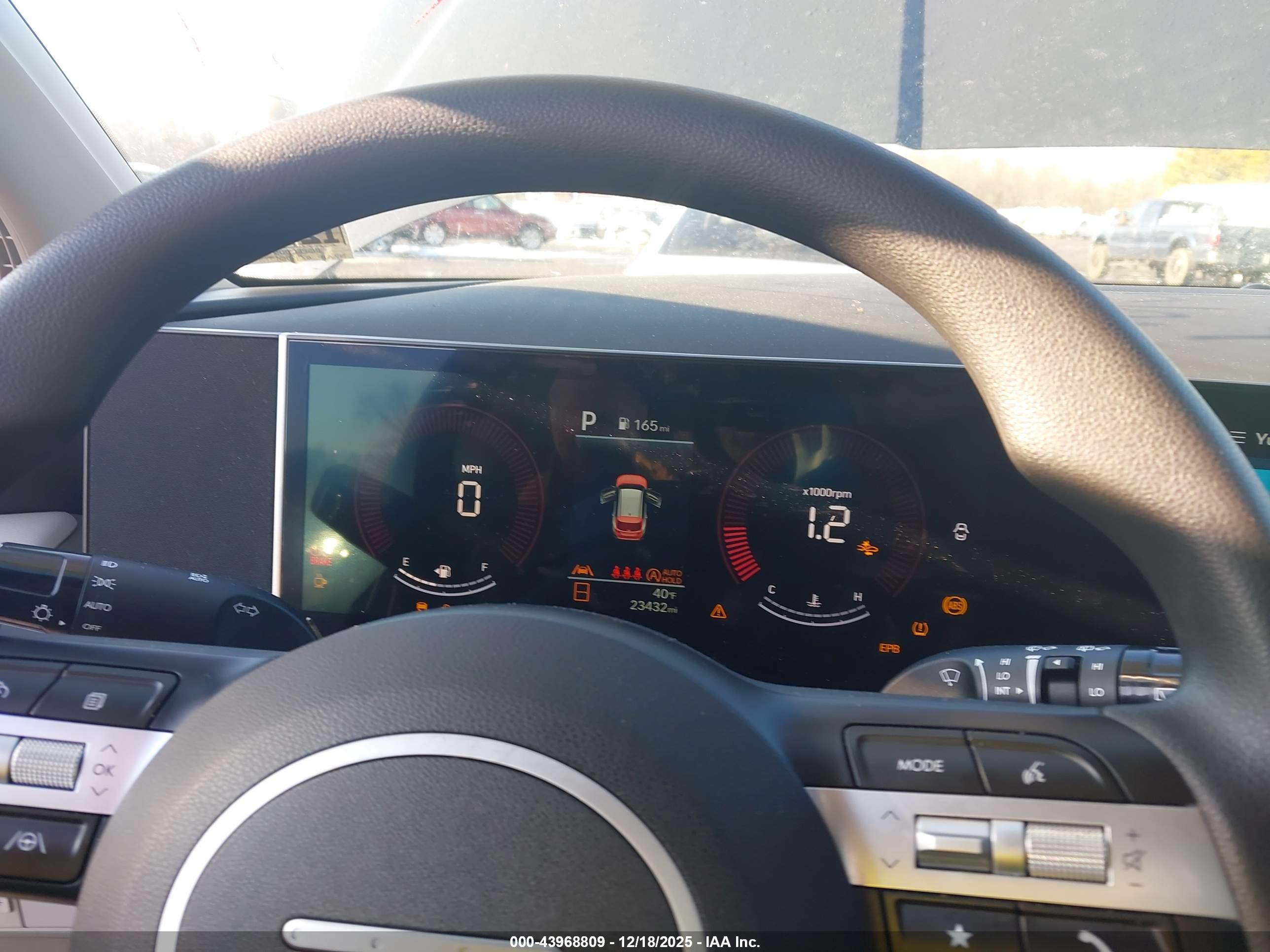 HYUNDAI TUCSON image 7
