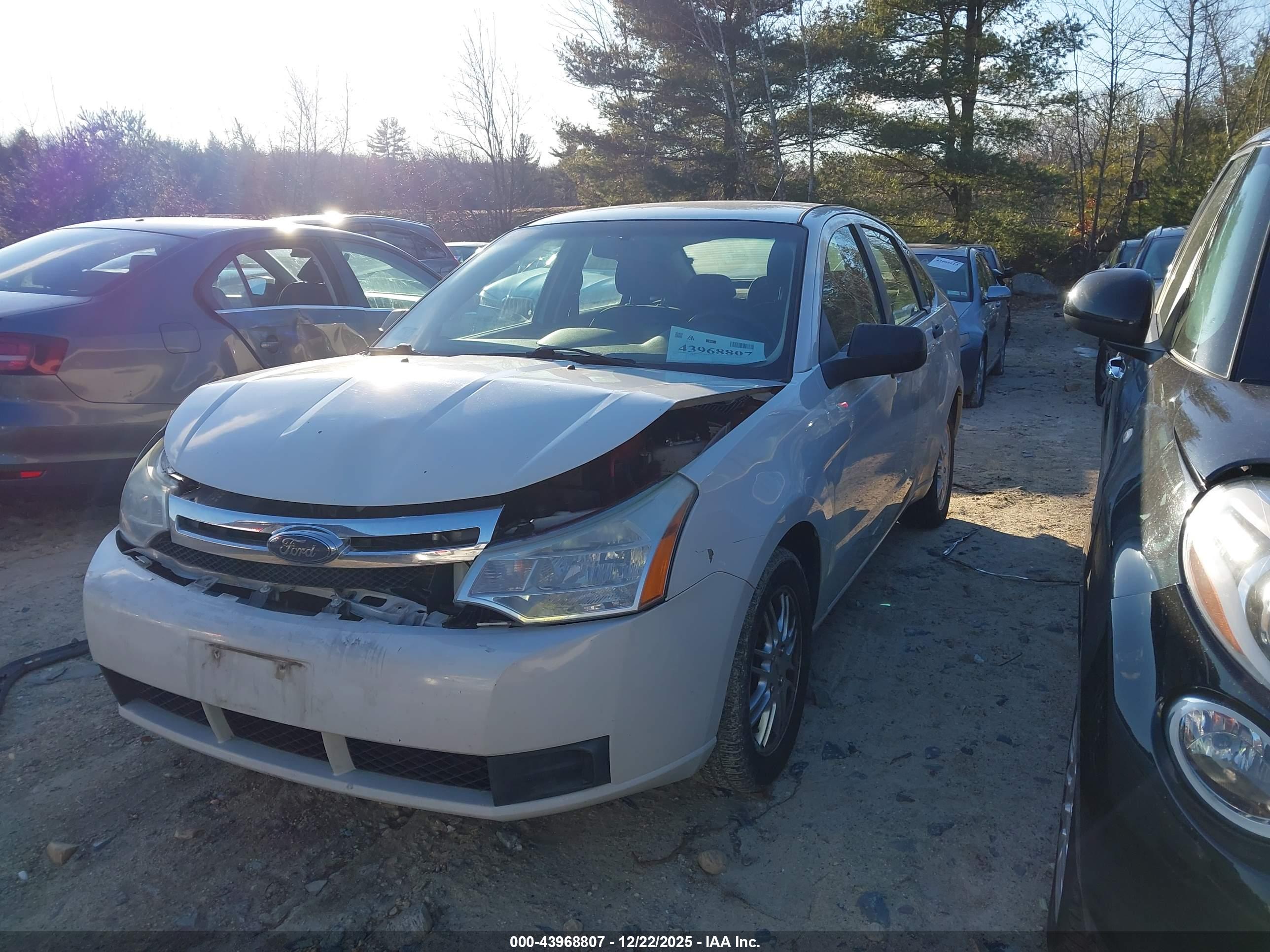 FORD FOCUS image 2