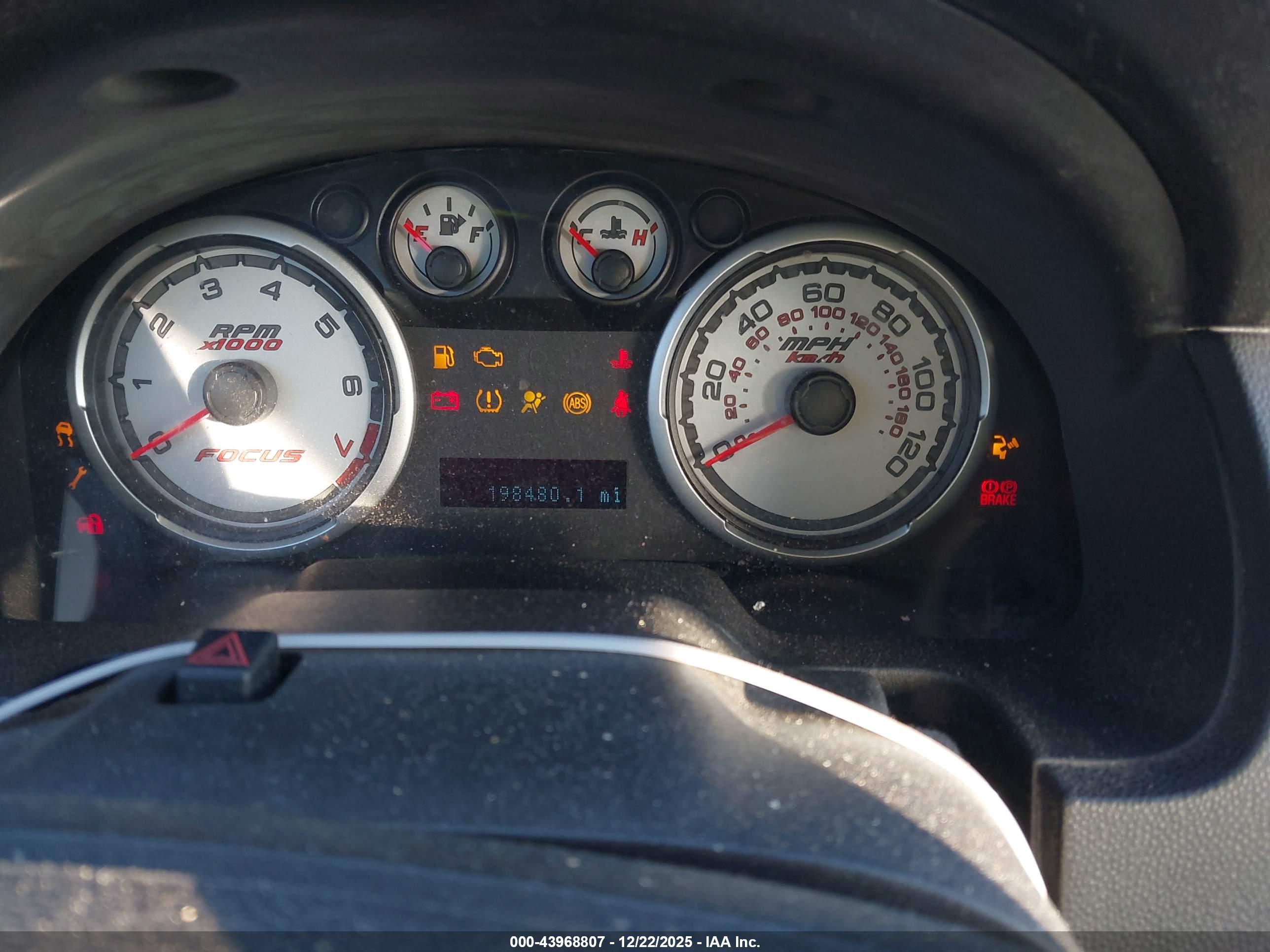 FORD FOCUS image 7