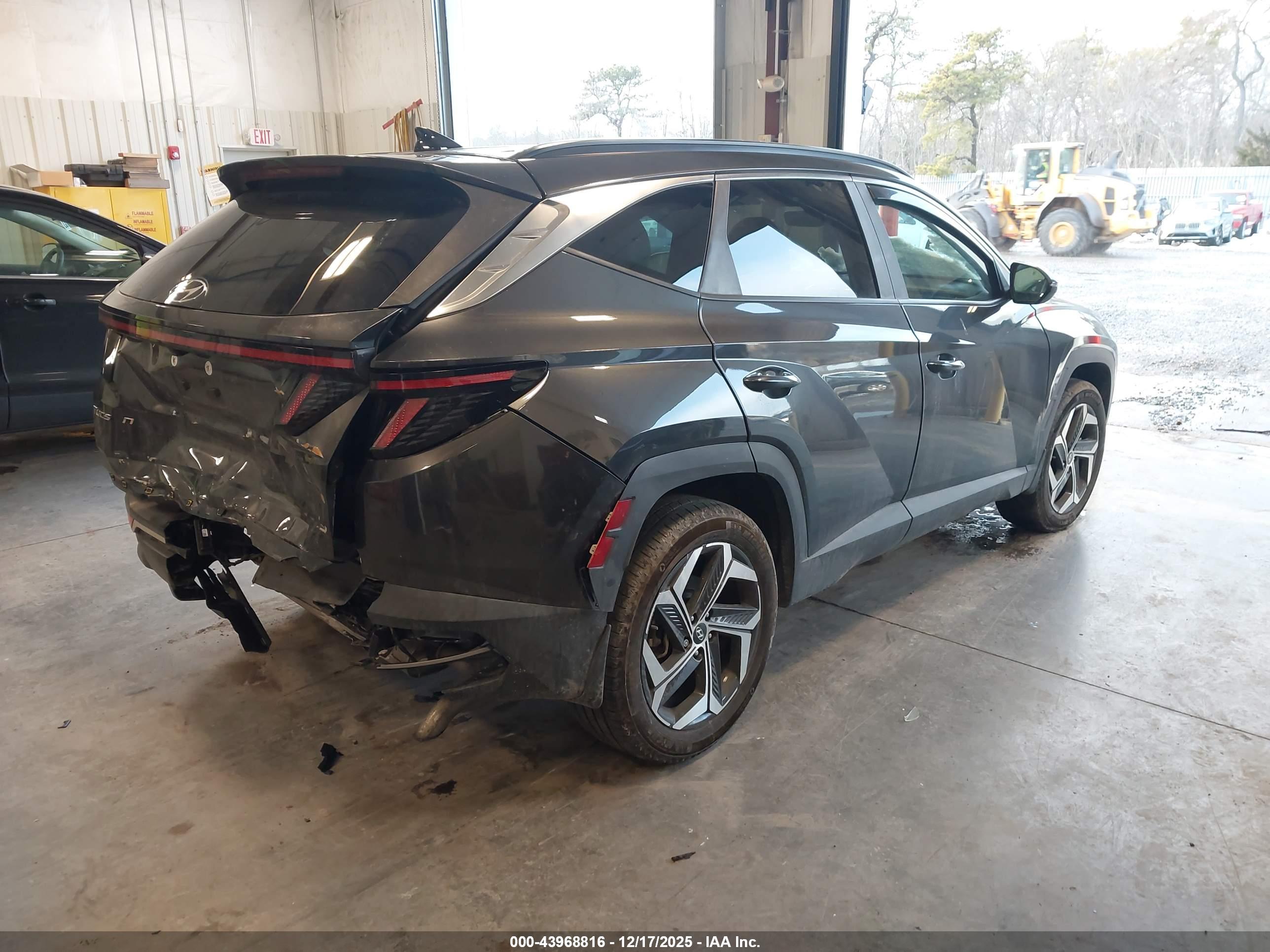 HYUNDAI TUCSON image 4