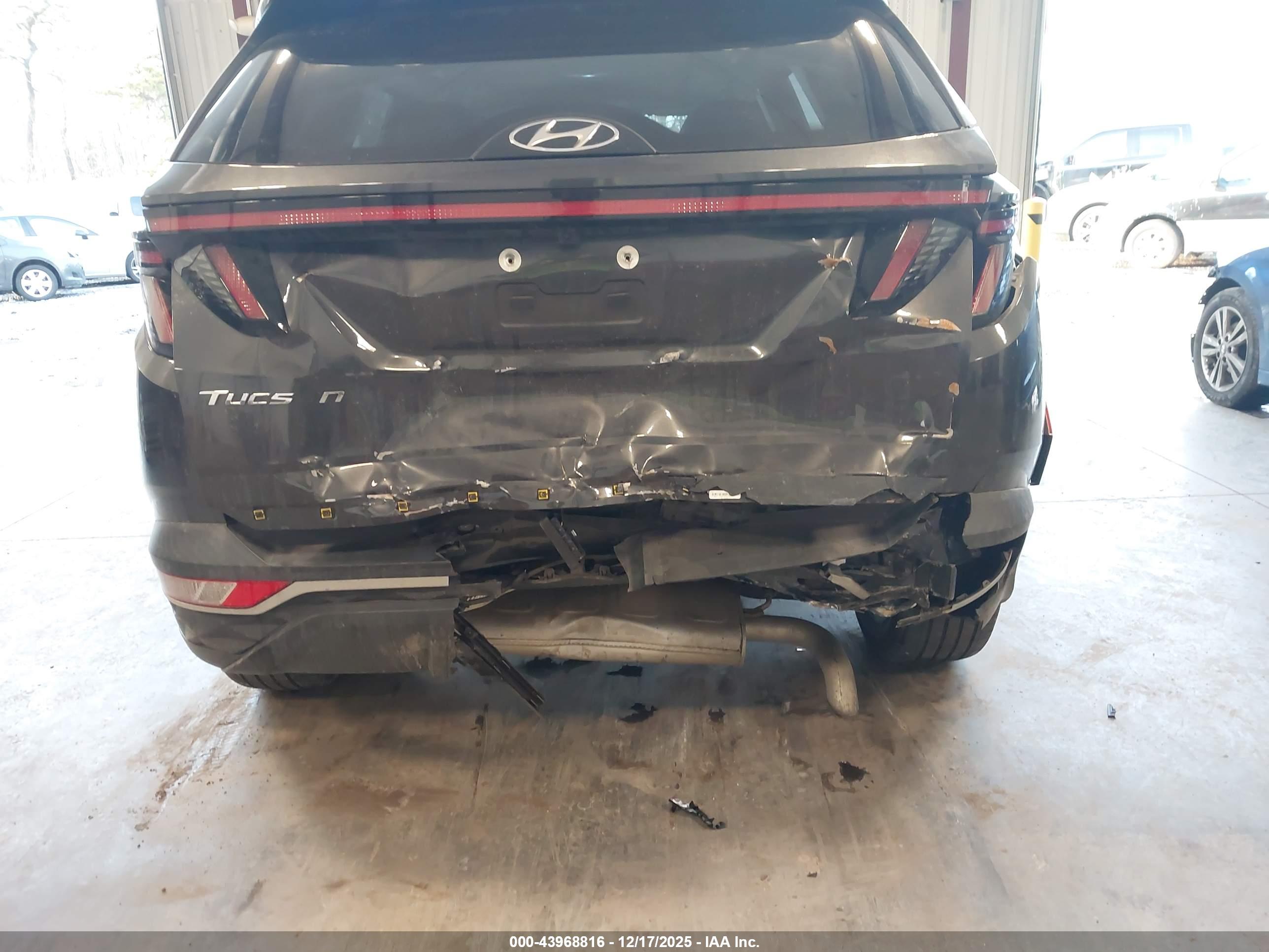 HYUNDAI TUCSON image 6
