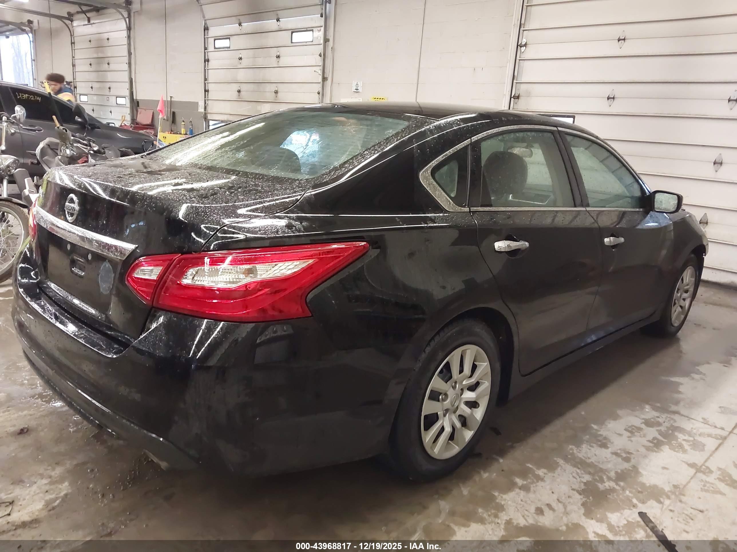 NISSAN ALTIMA image 4