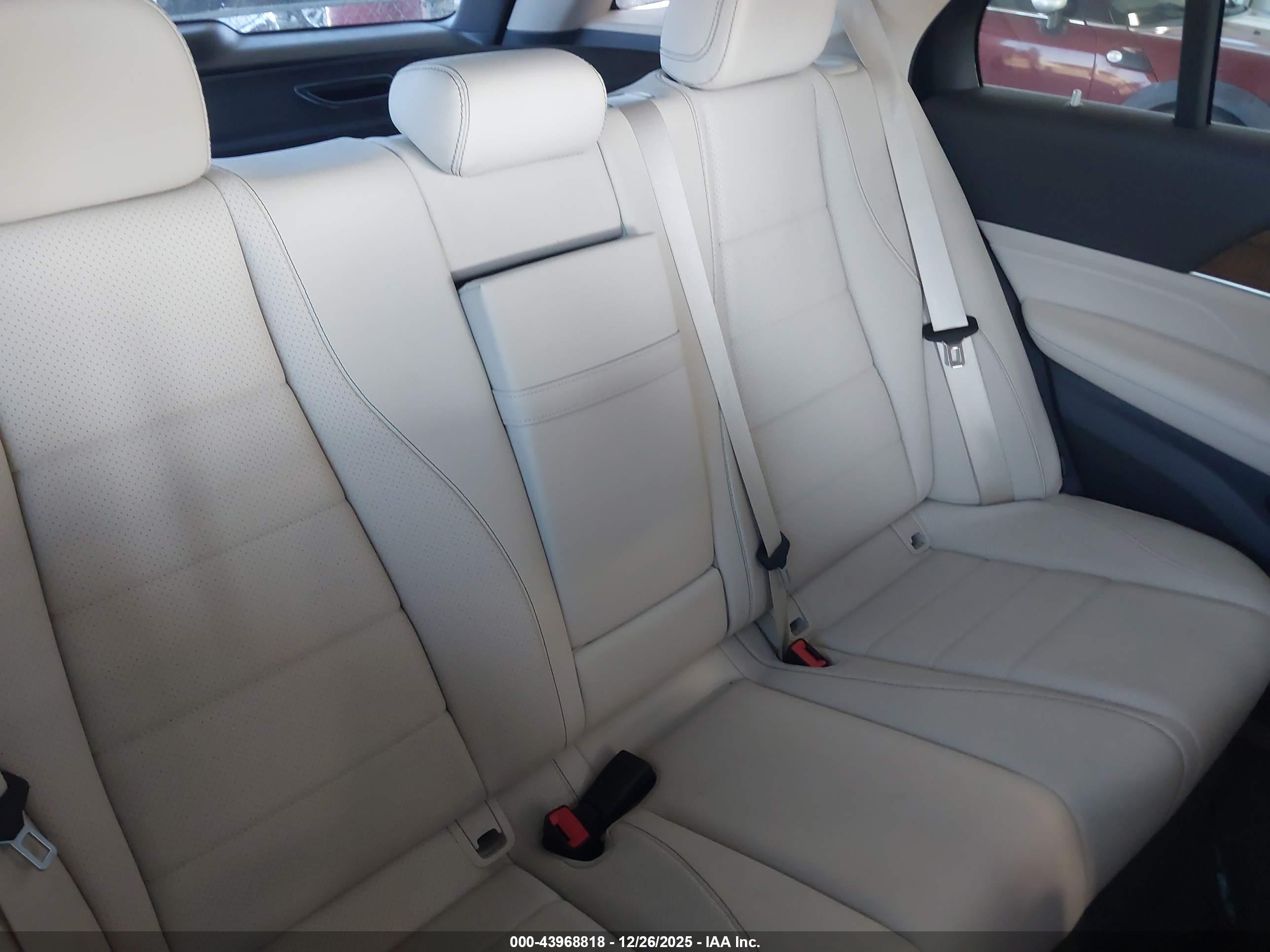 MERCEDES-BENZ GLE image 8