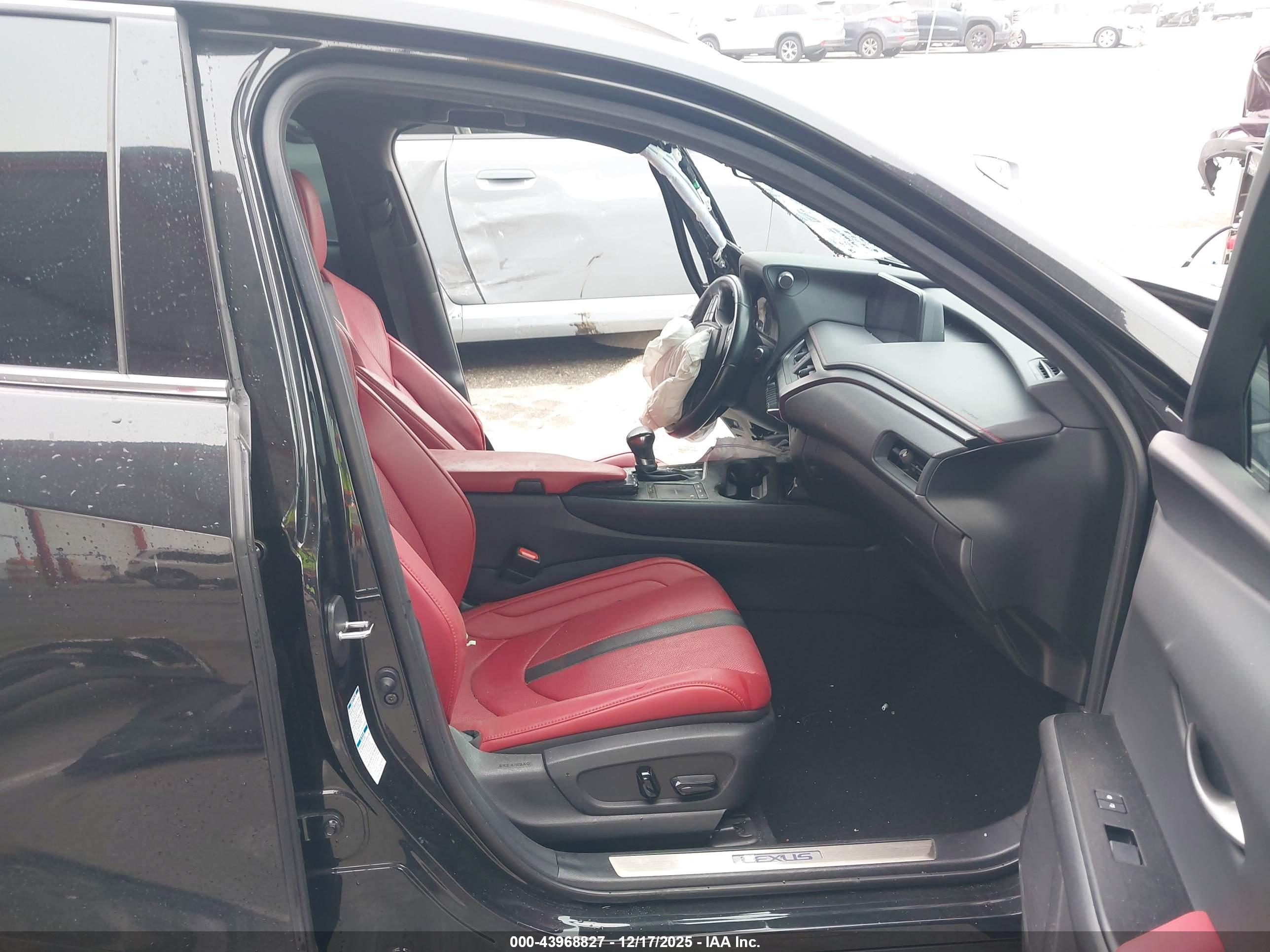 LEXUS UX image 5