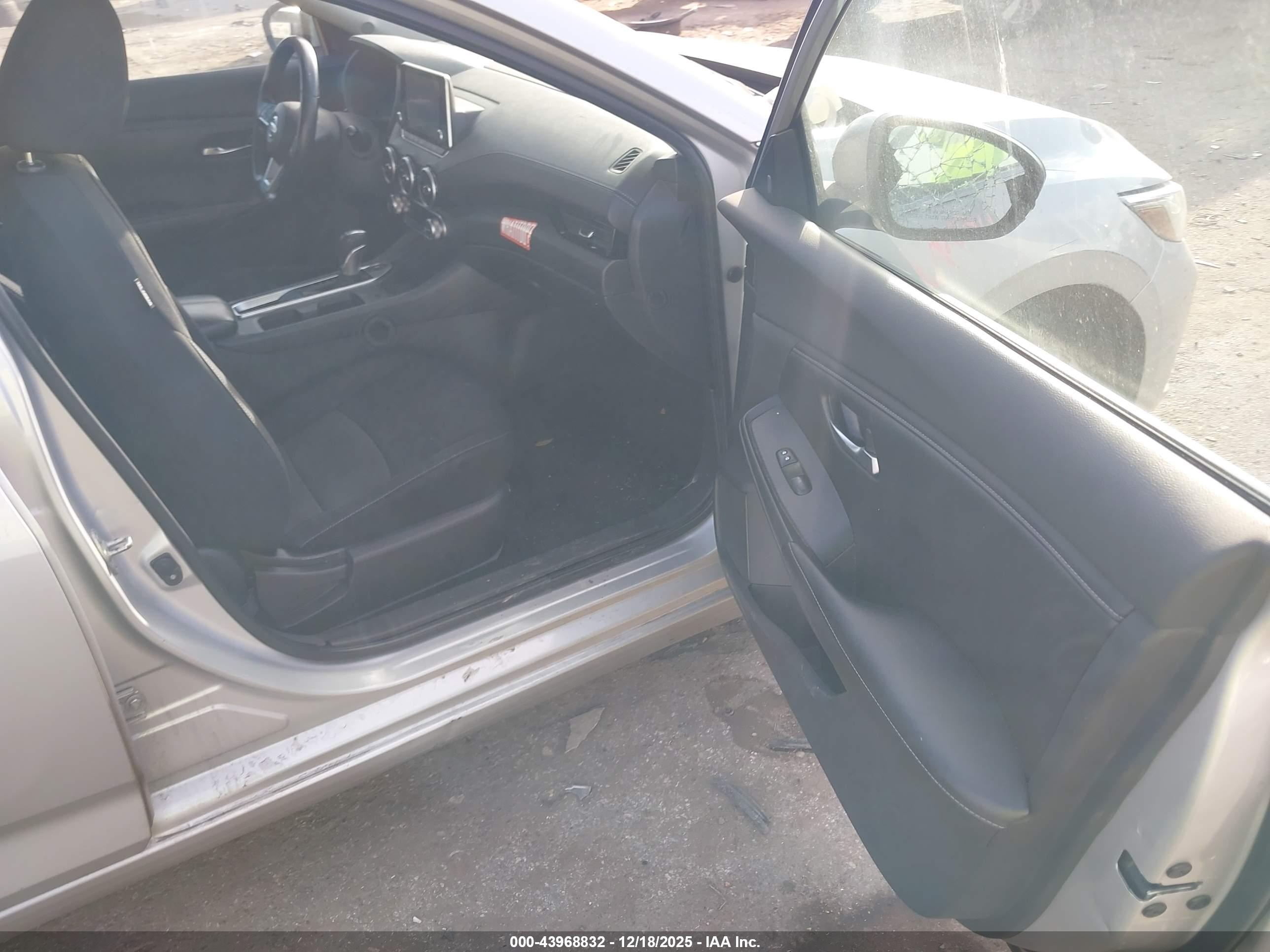 NISSAN SENTRA image 5
