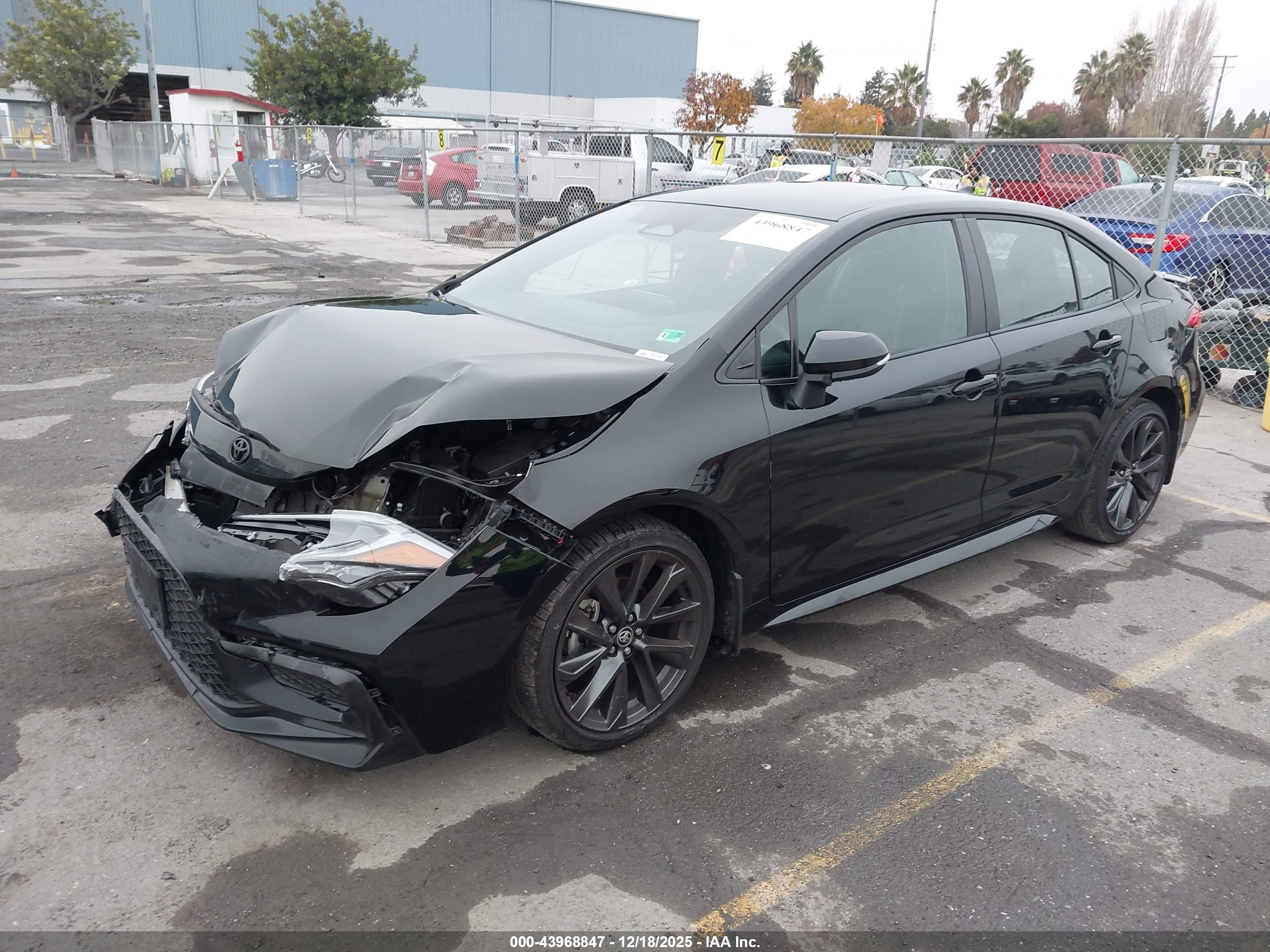 TOYOTA COROLLA image 2