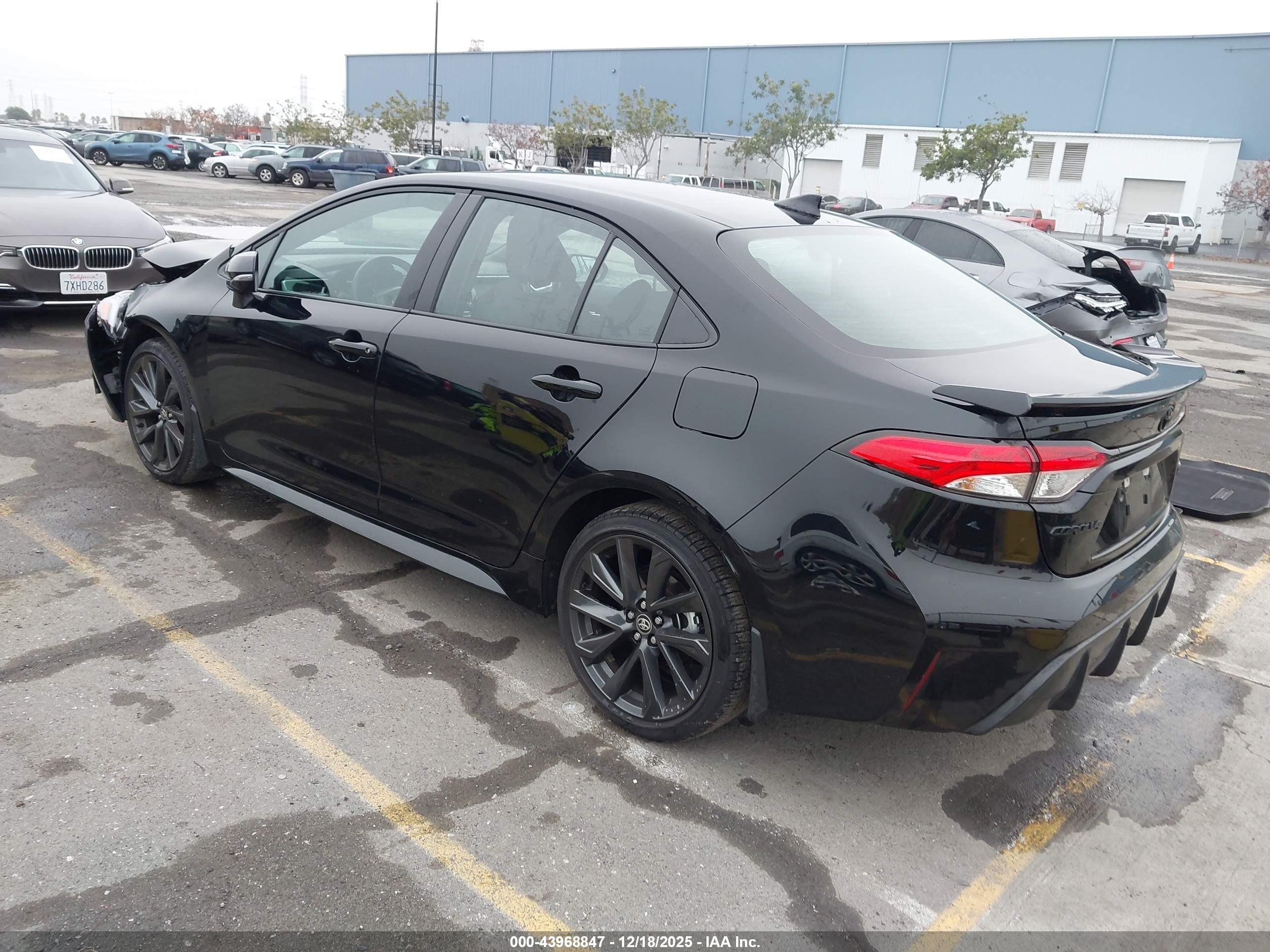 TOYOTA COROLLA image 3